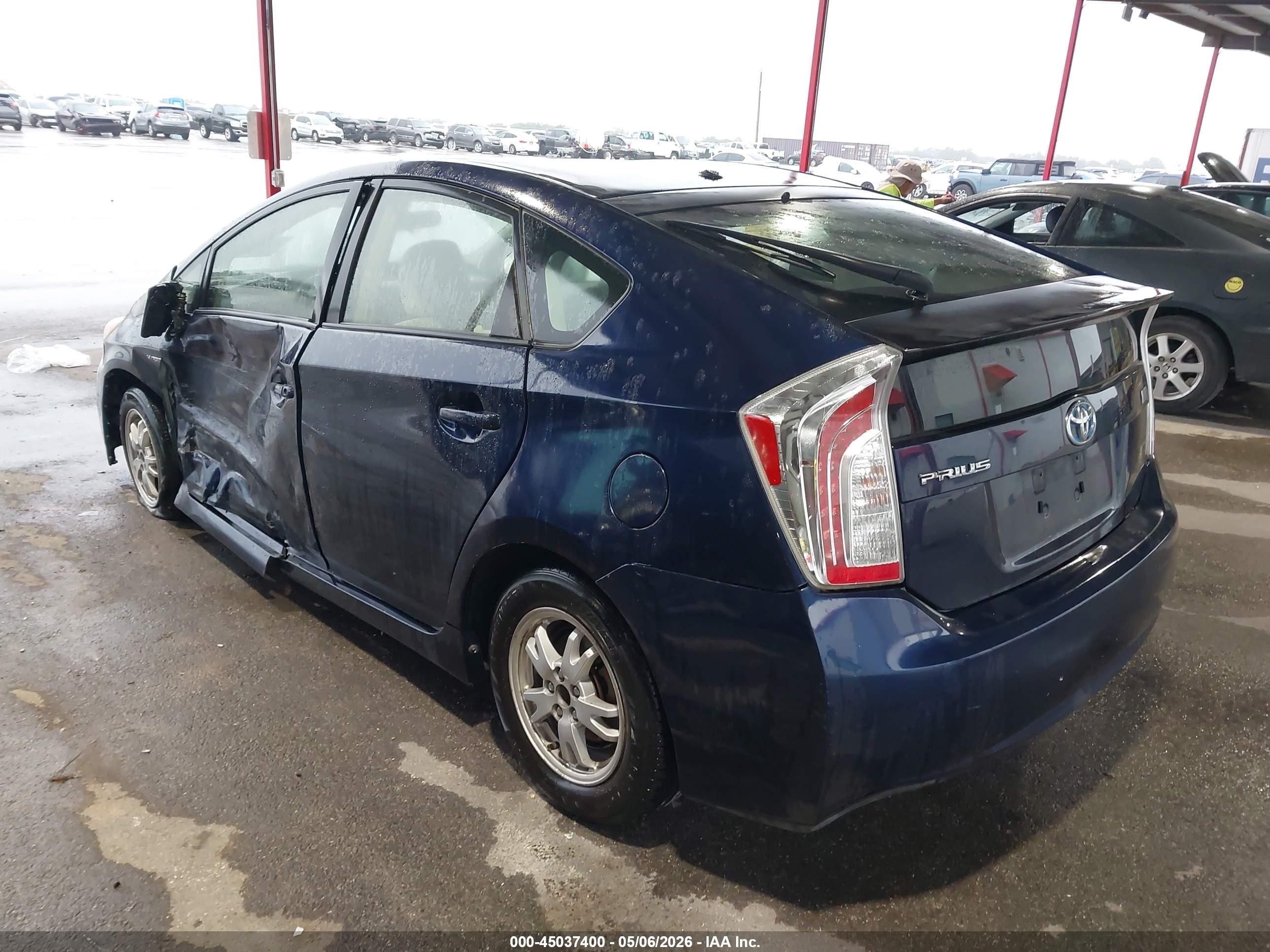 TOYOTA PRIUS image 3