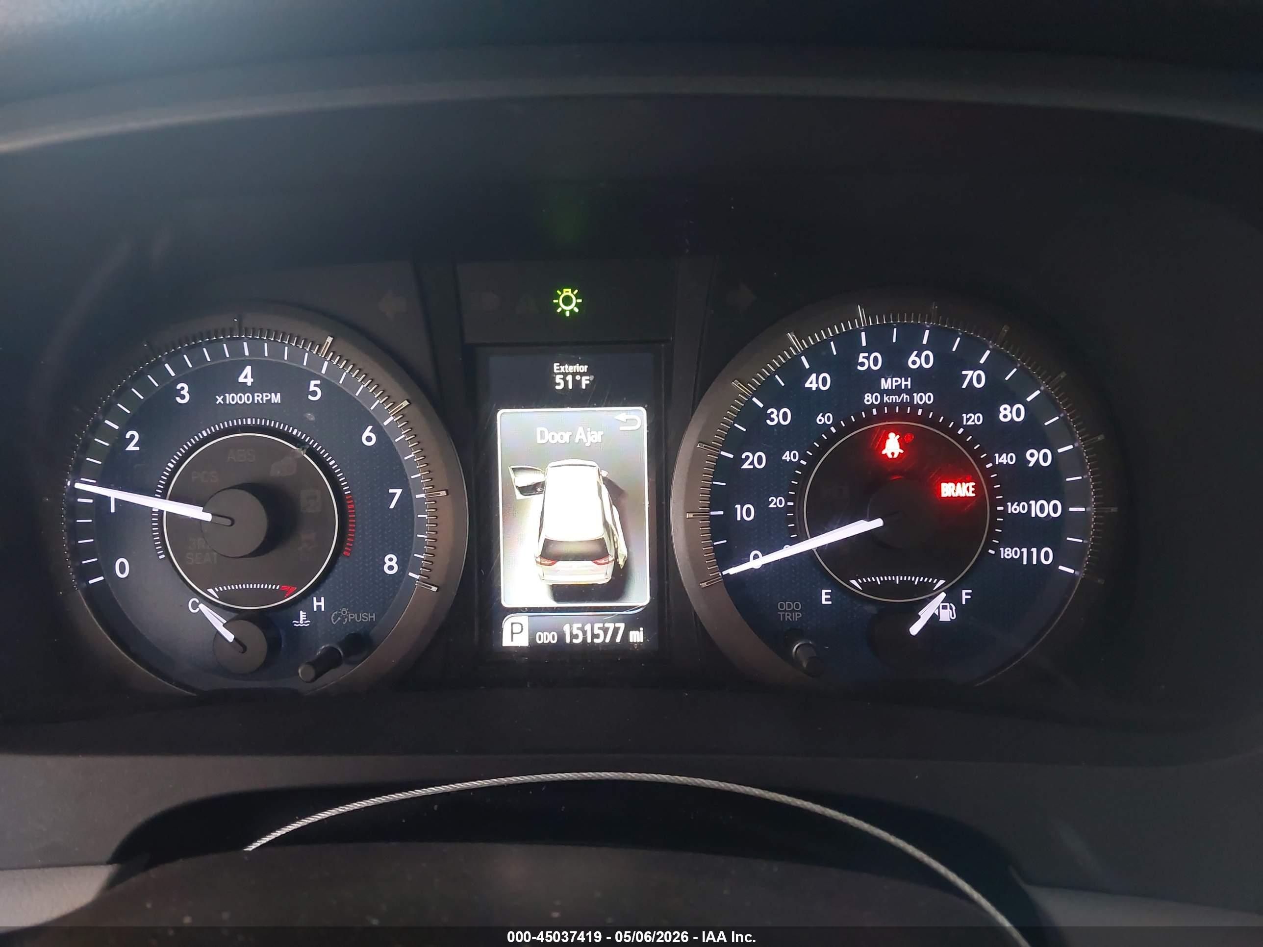 TOYOTA SIENNA image 7