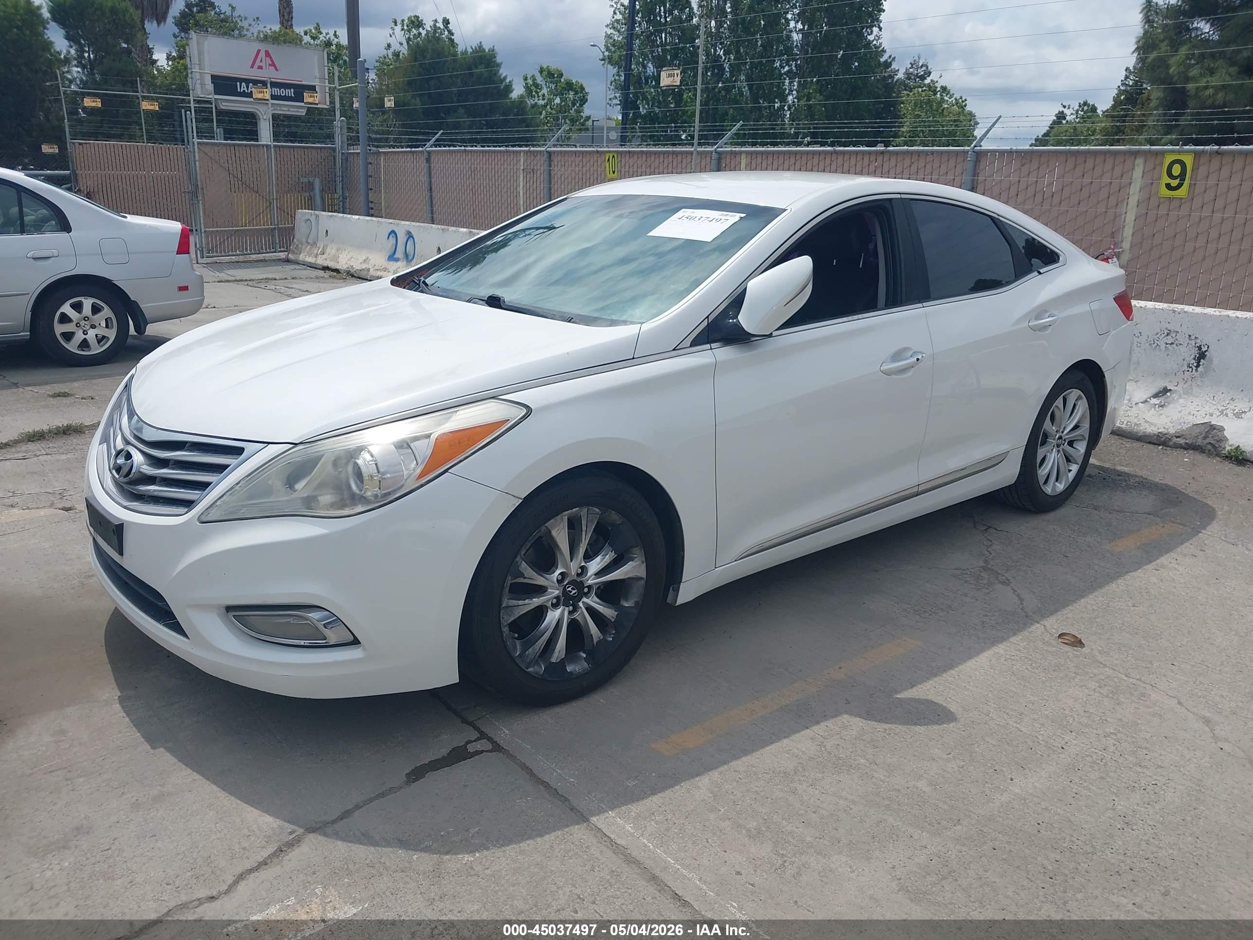 HYUNDAI AZERA image 2