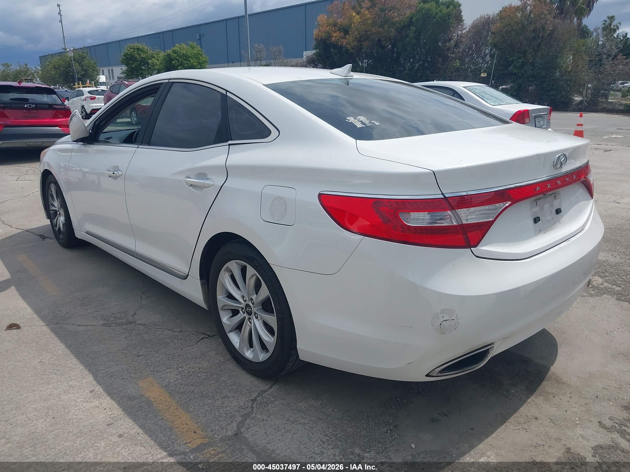 HYUNDAI AZERA image 3