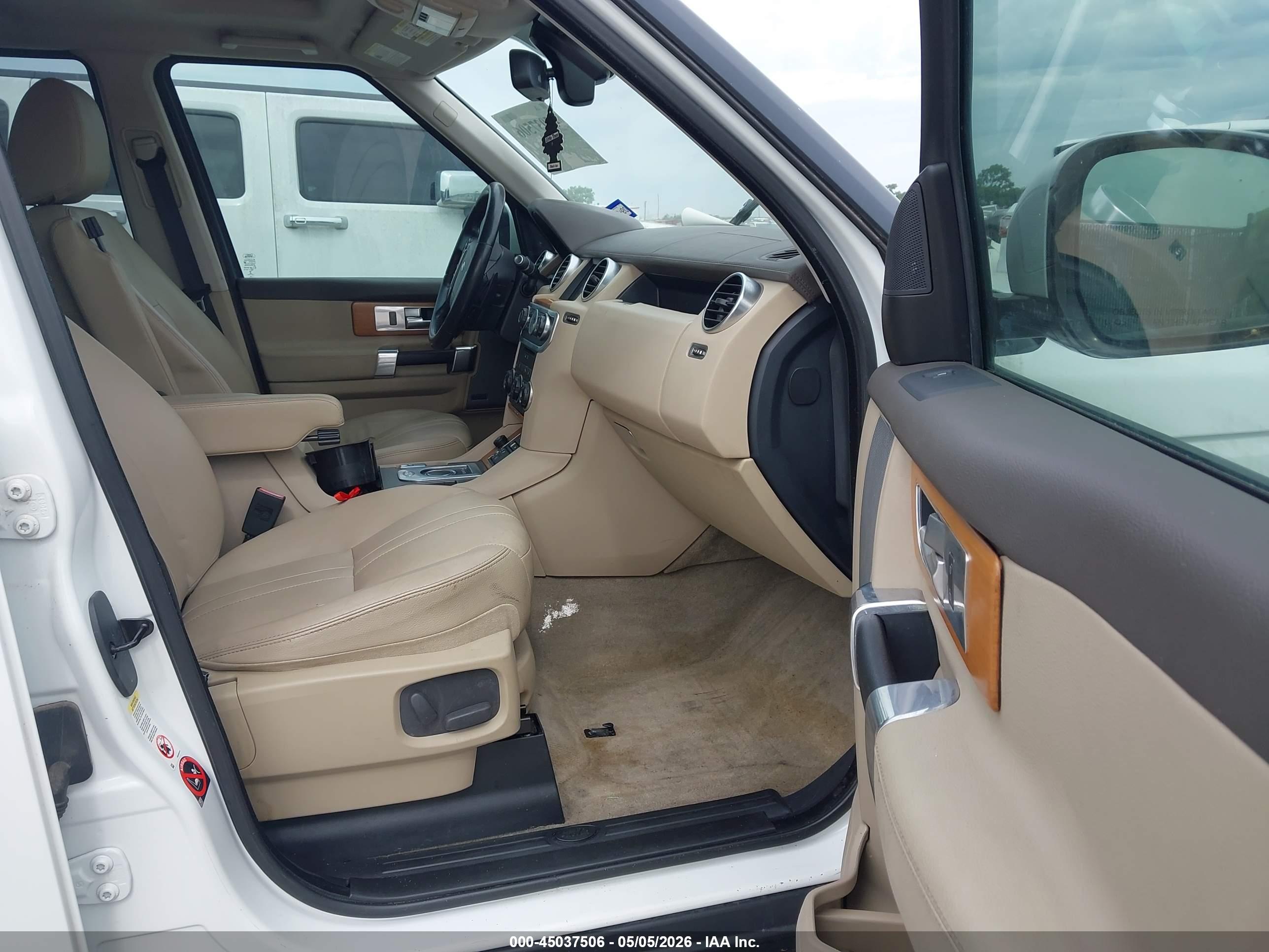 LAND ROVER image 5