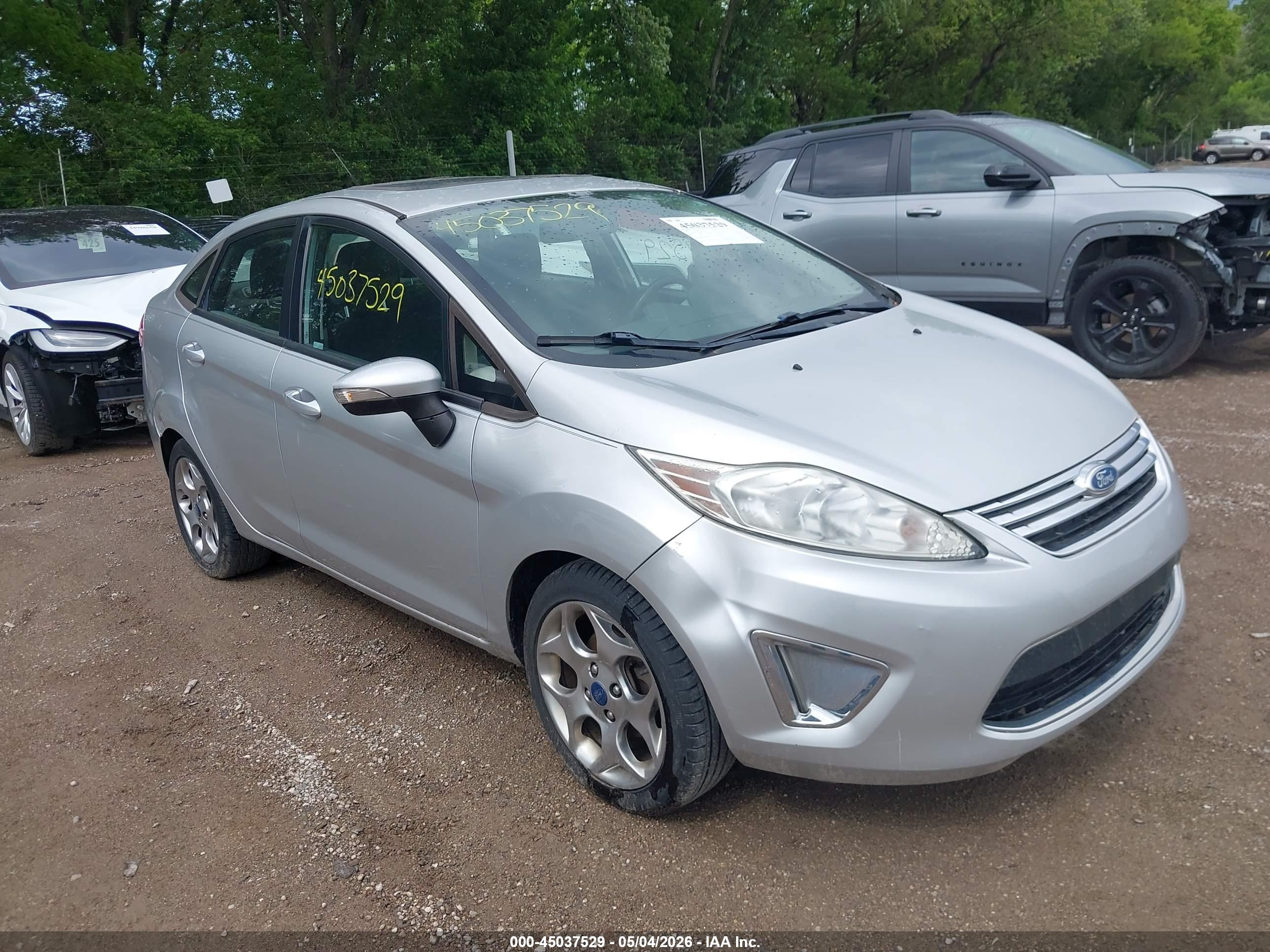FORD FIESTA image 6