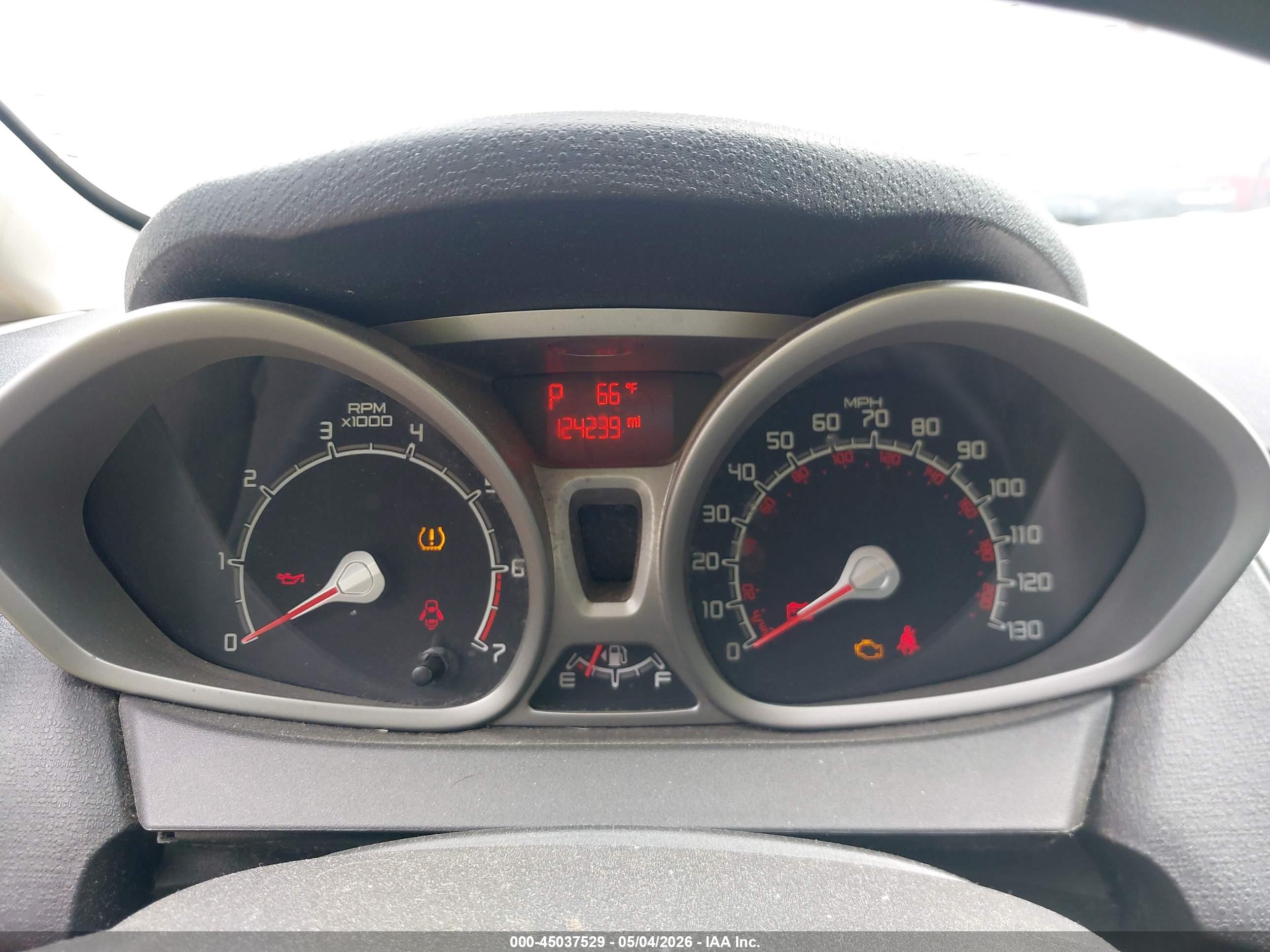 FORD FIESTA image 7
