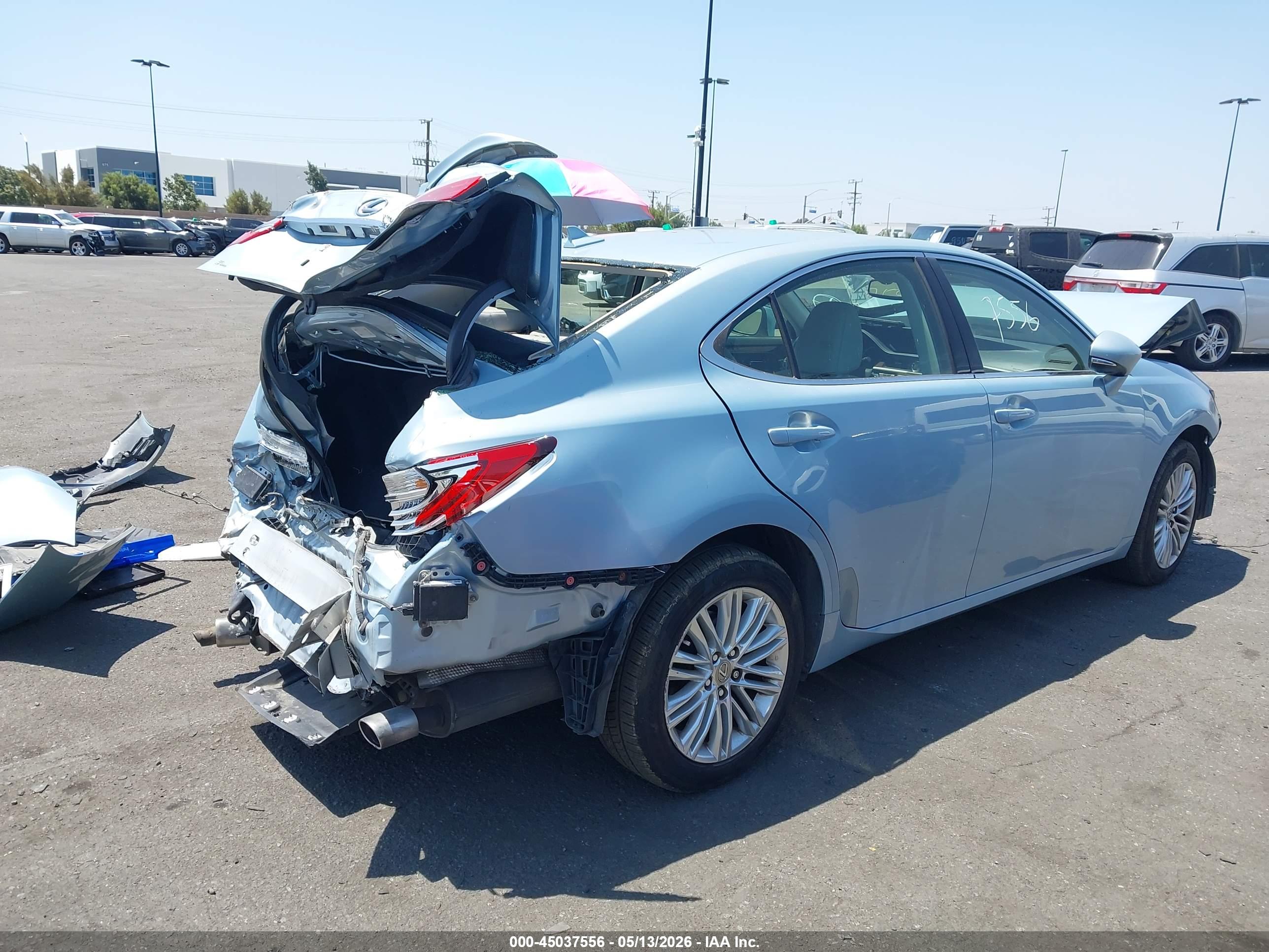 LEXUS ES image 4