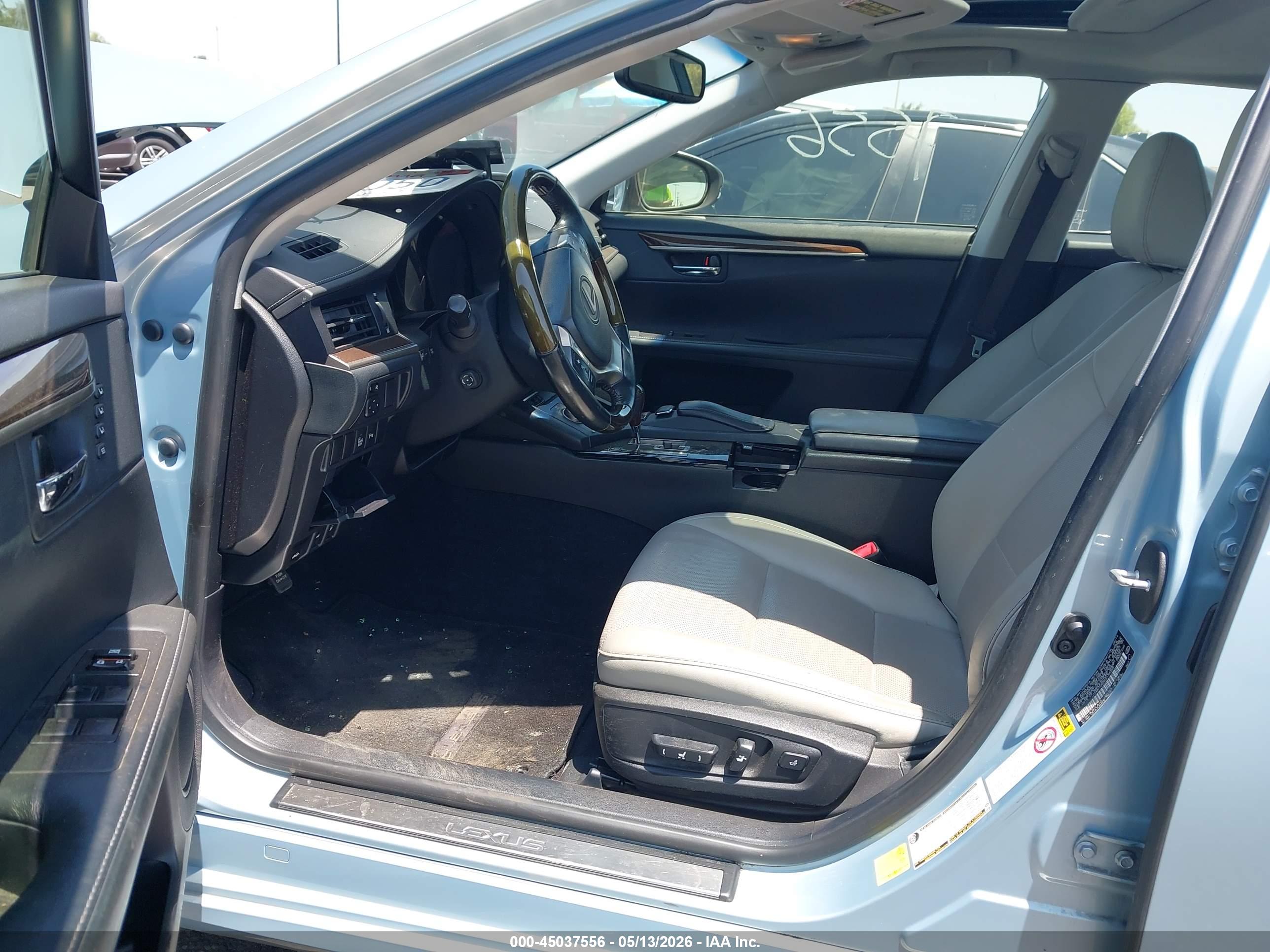 LEXUS ES image 5