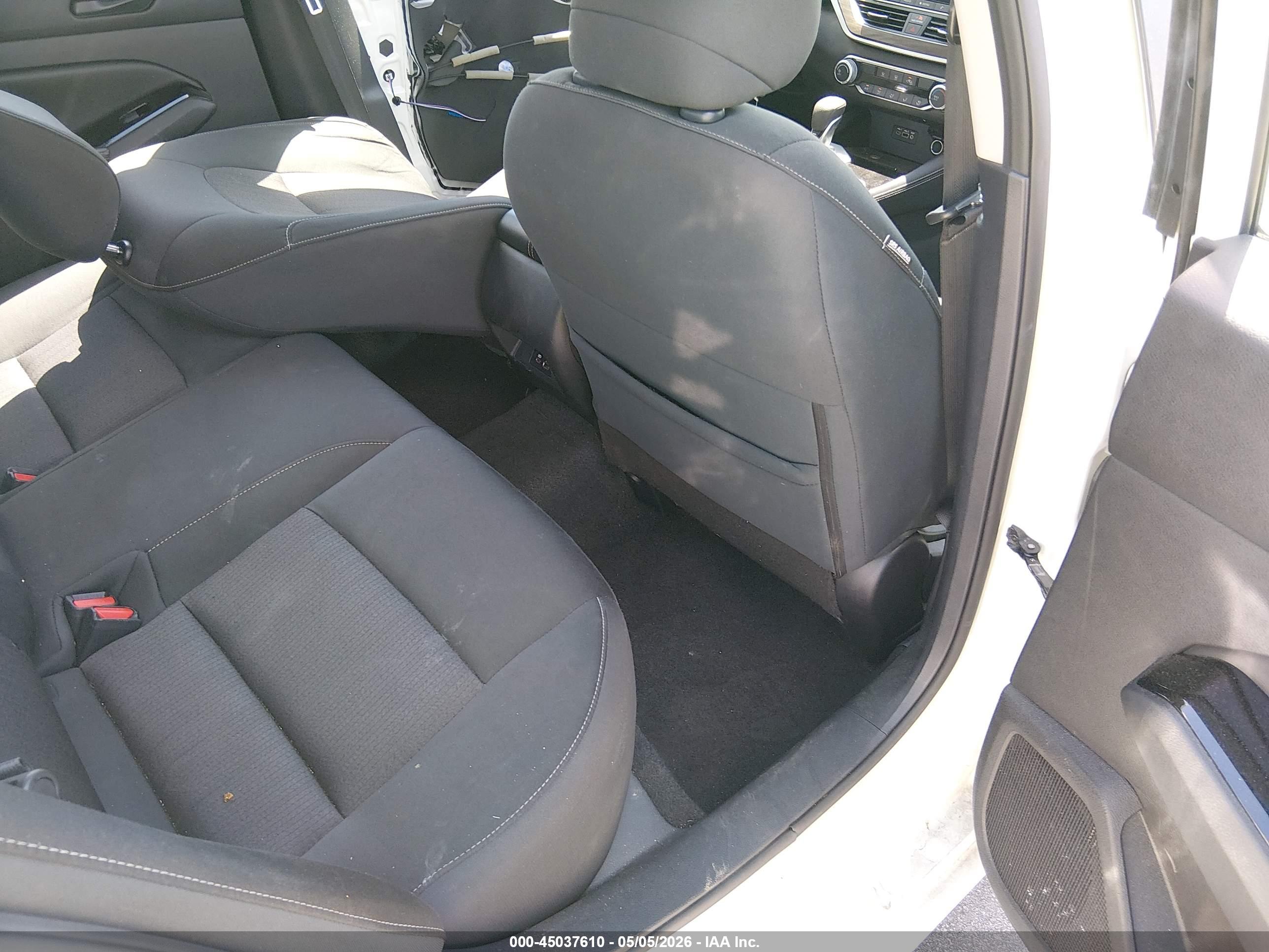 NISSAN ALTIMA image 8
