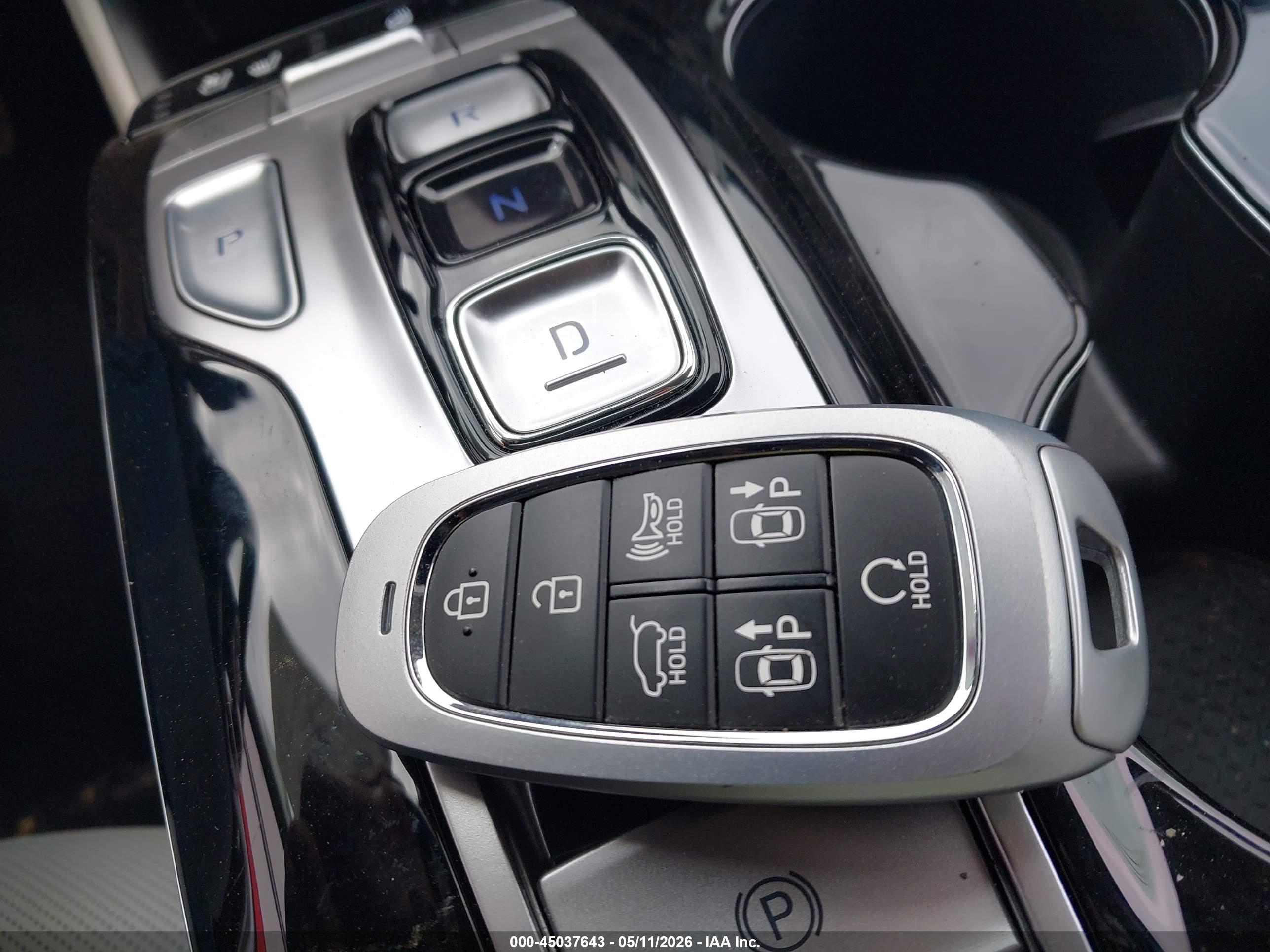 HYUNDAI TUCSON image 11