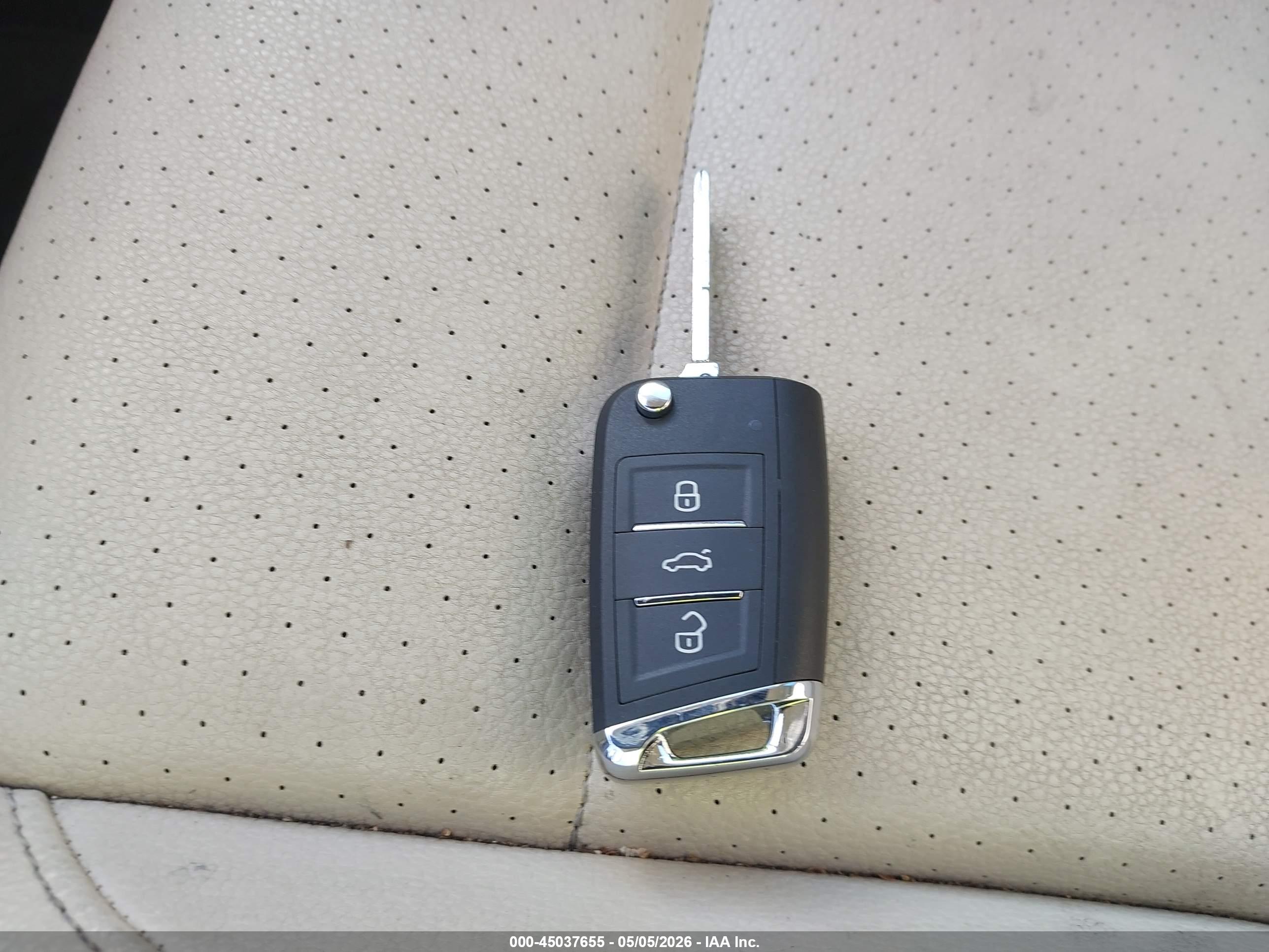 VOLKSWAGEN TIGUAN image 11