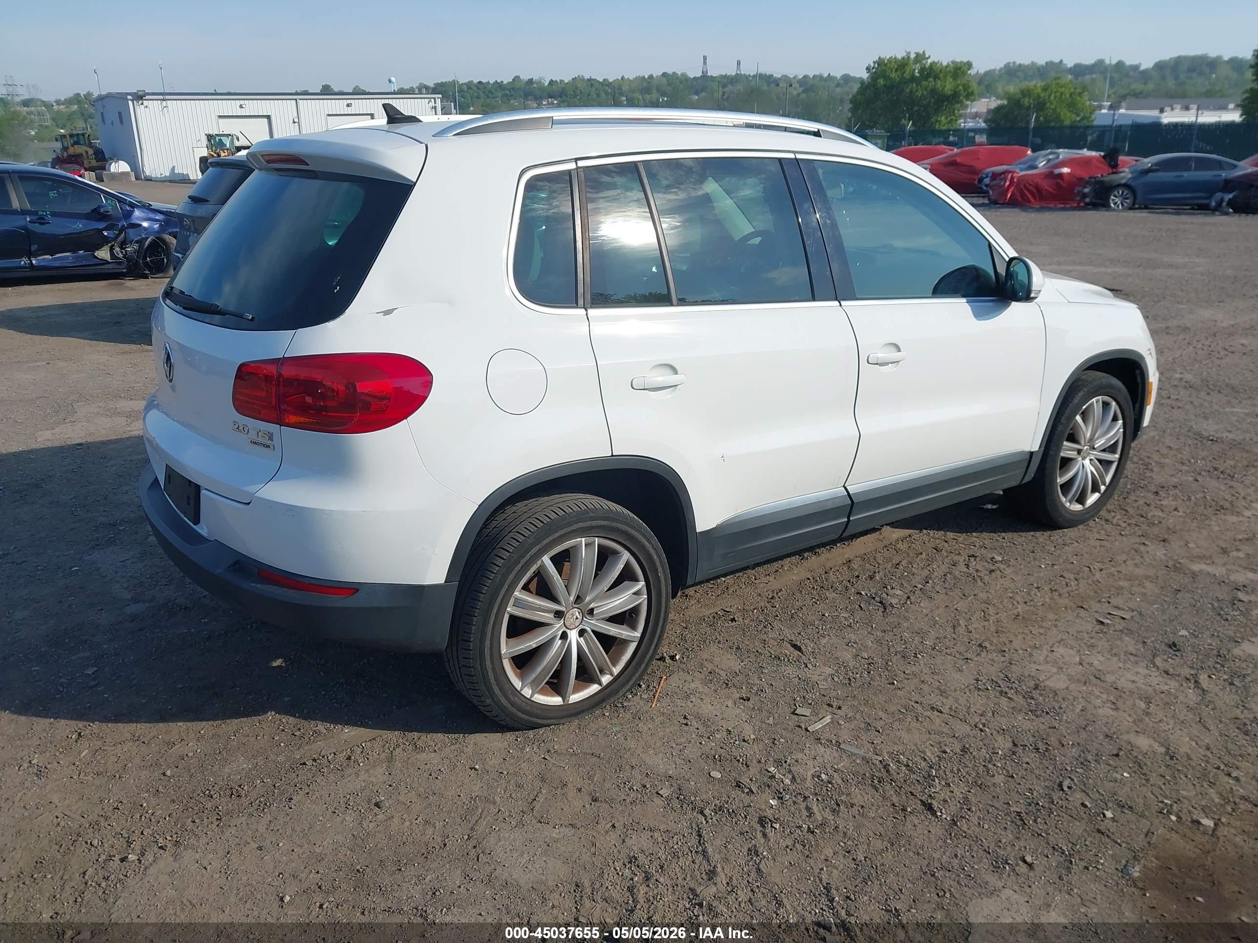 VOLKSWAGEN TIGUAN image 4