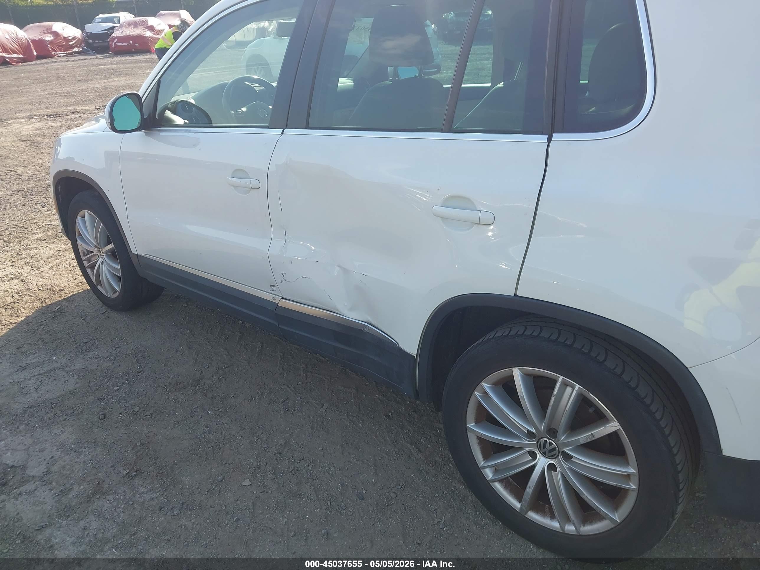 VOLKSWAGEN TIGUAN image 6