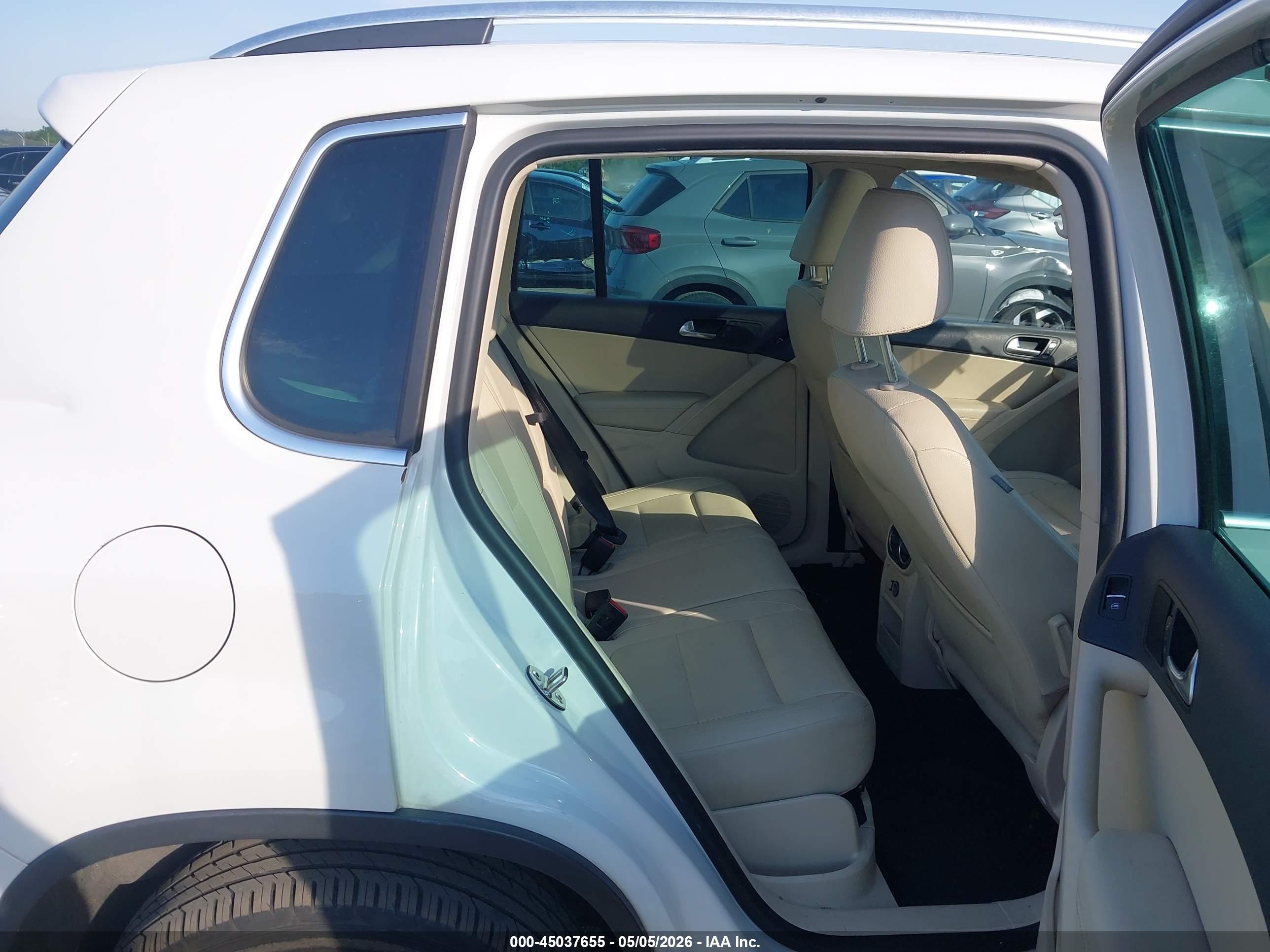 VOLKSWAGEN TIGUAN image 8
