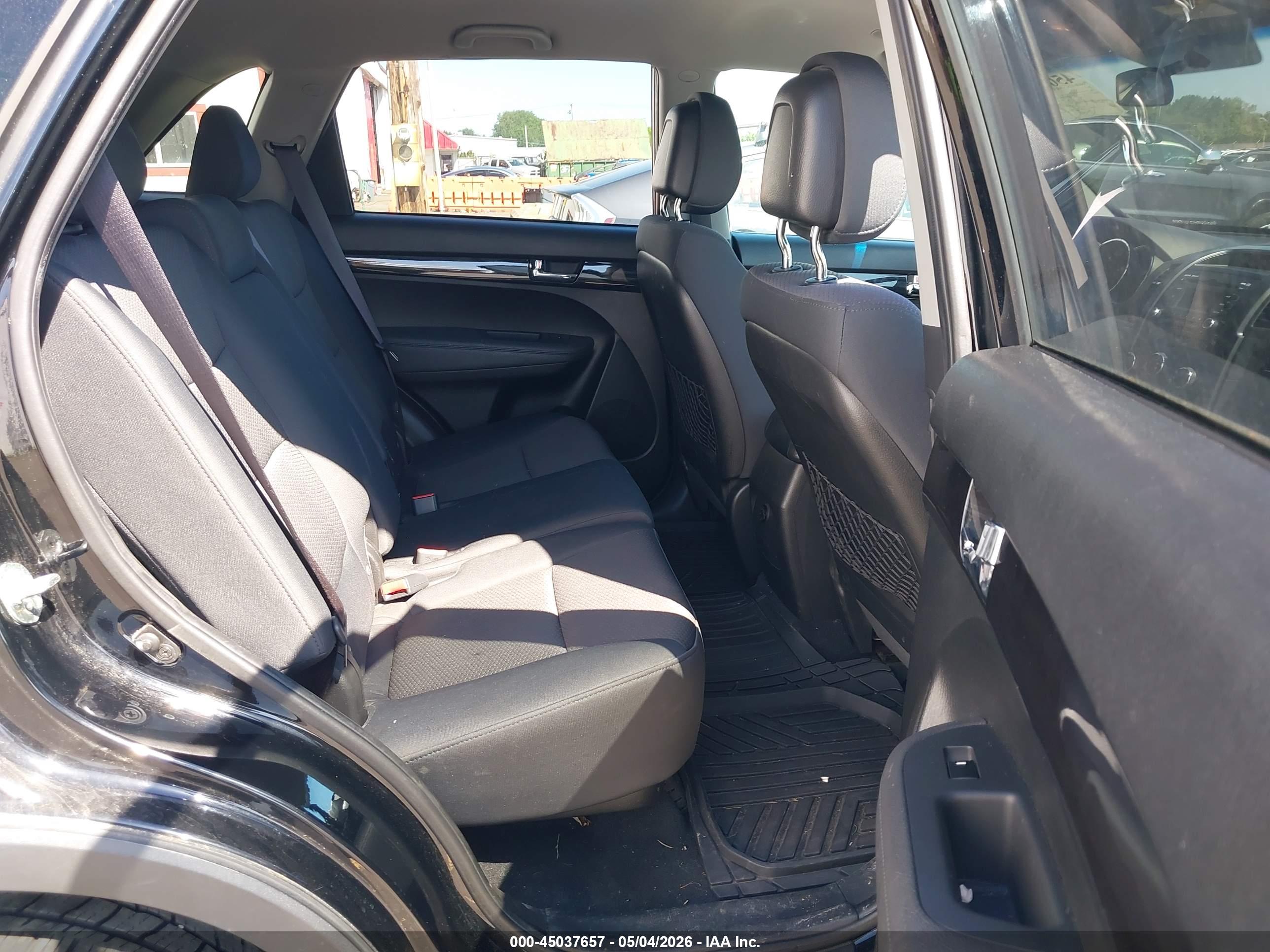 KIA SORENTO image 8