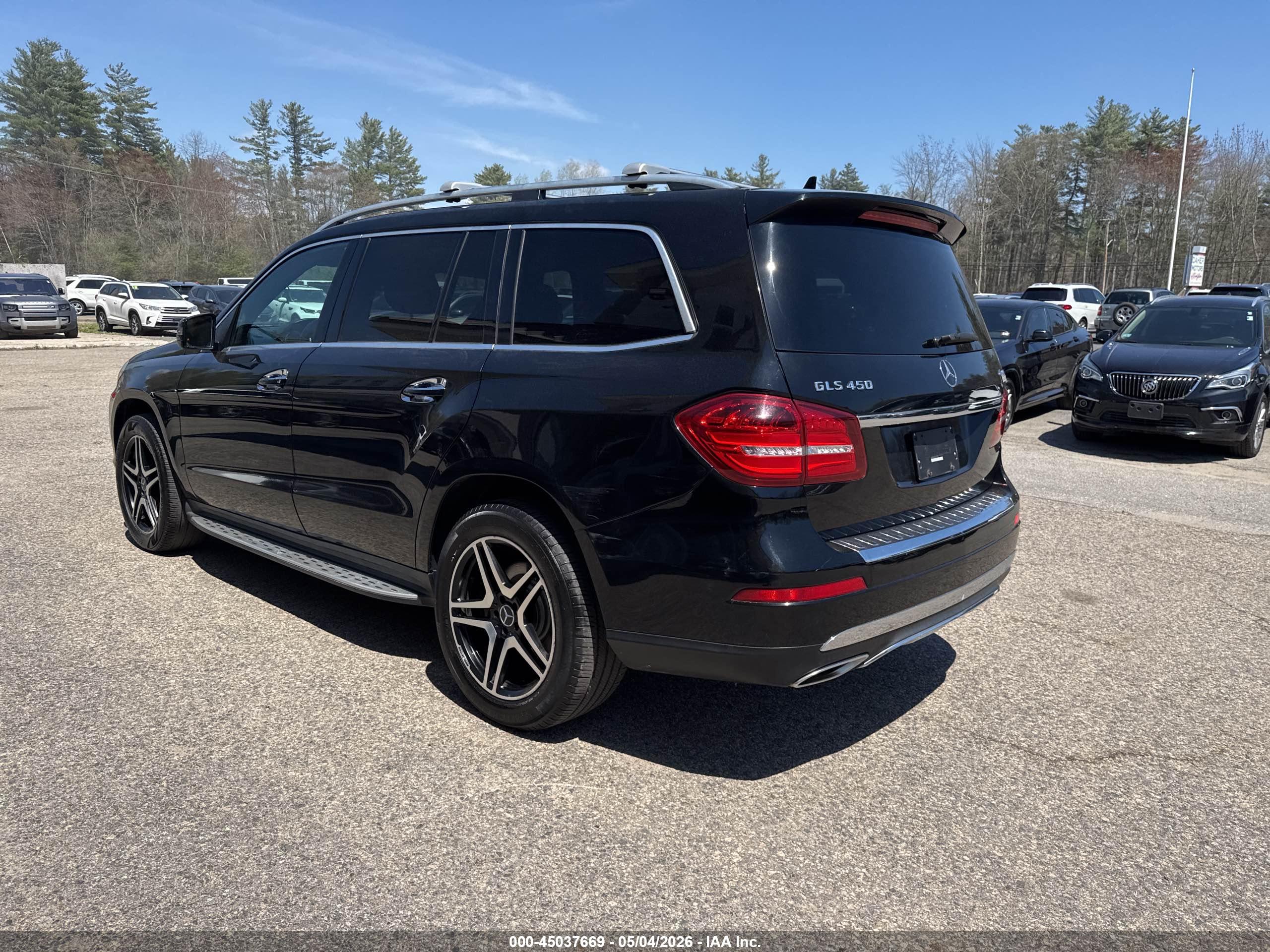 MERCEDES-BENZ GLS image 3