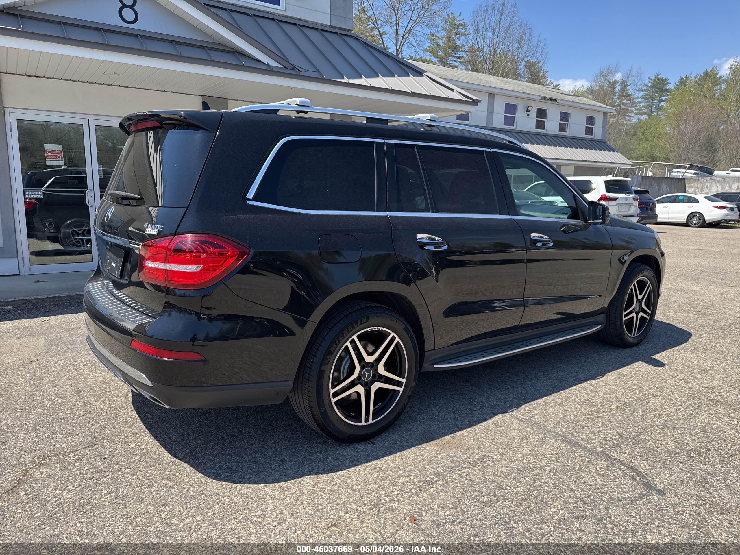 MERCEDES-BENZ GLS image 4