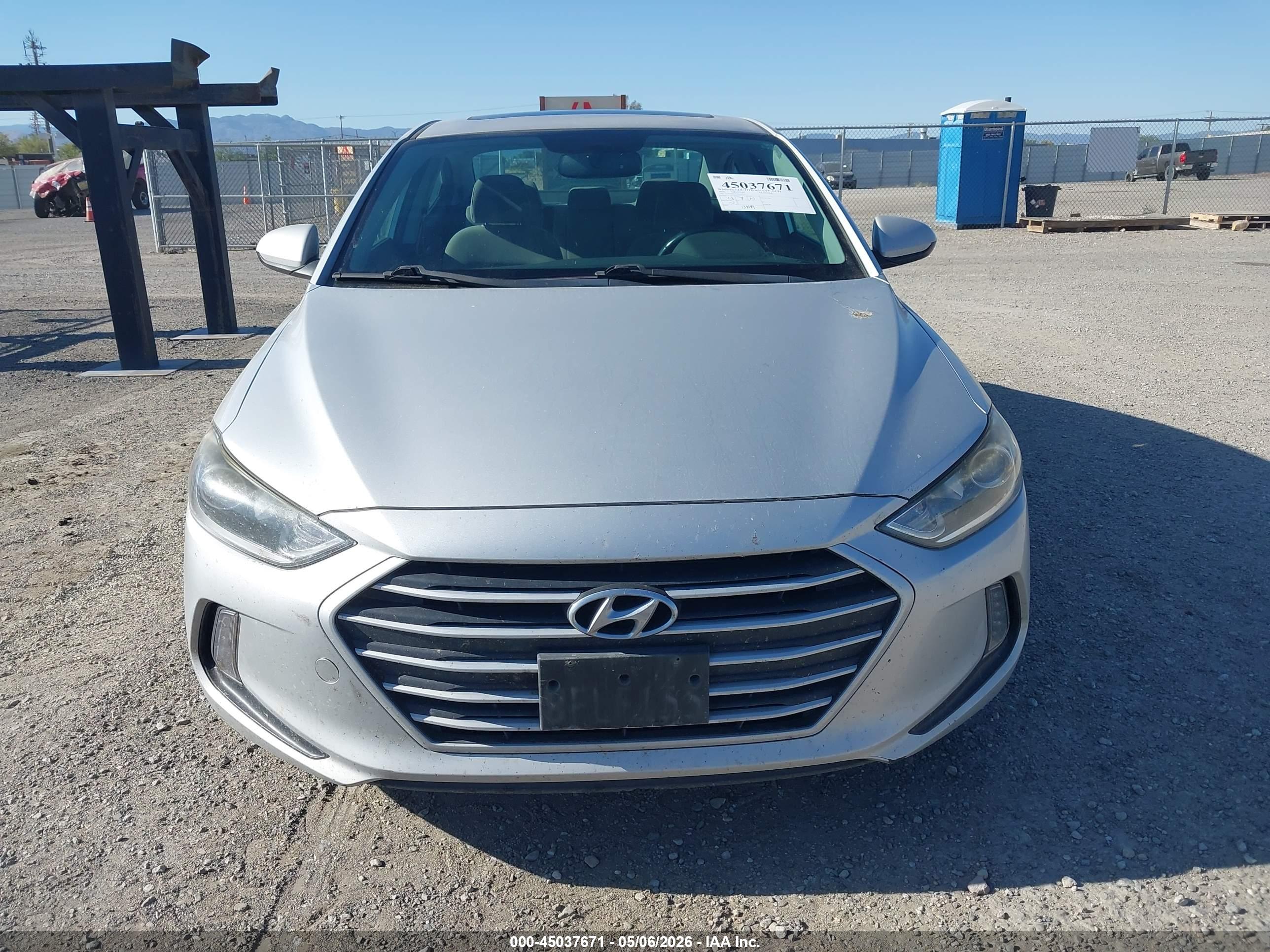 HYUNDAI ELANTRA image 6