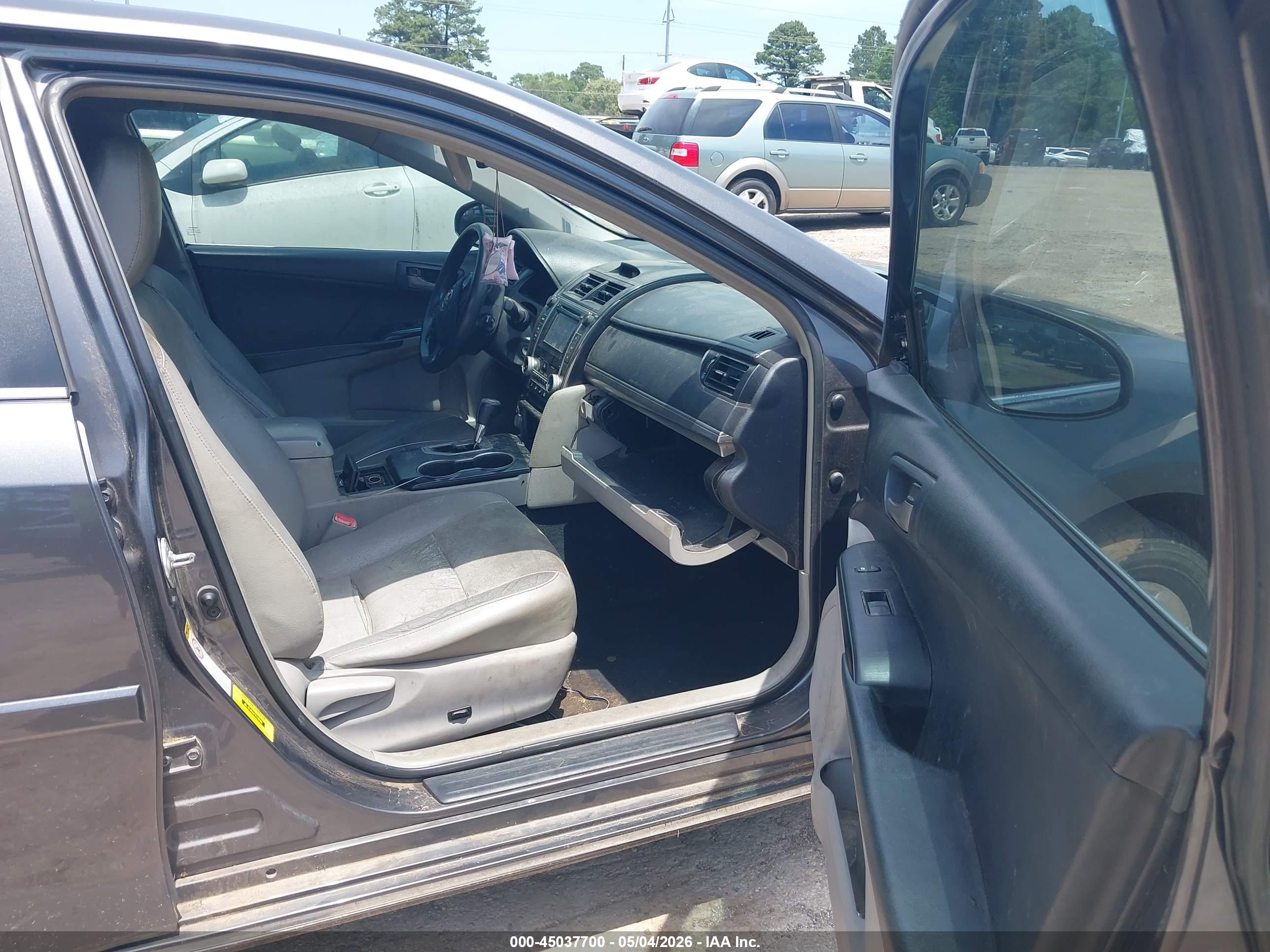 TOYOTA CAMRY image 5