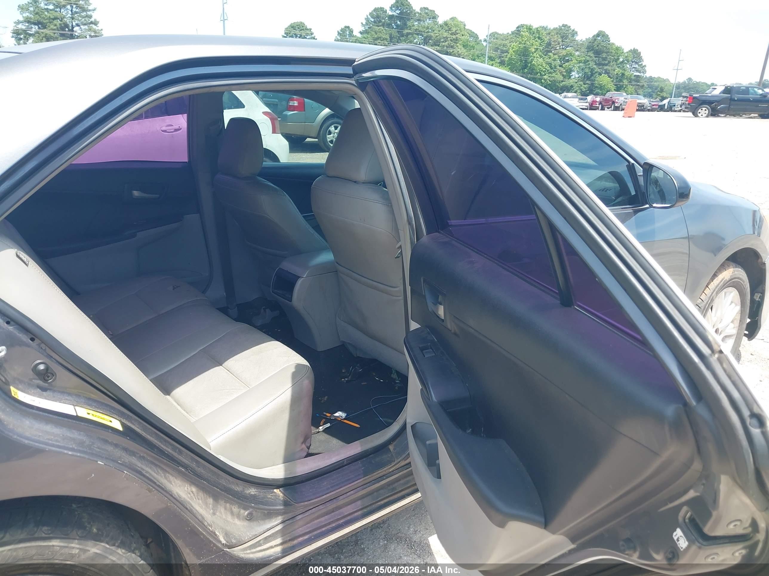 TOYOTA CAMRY image 8