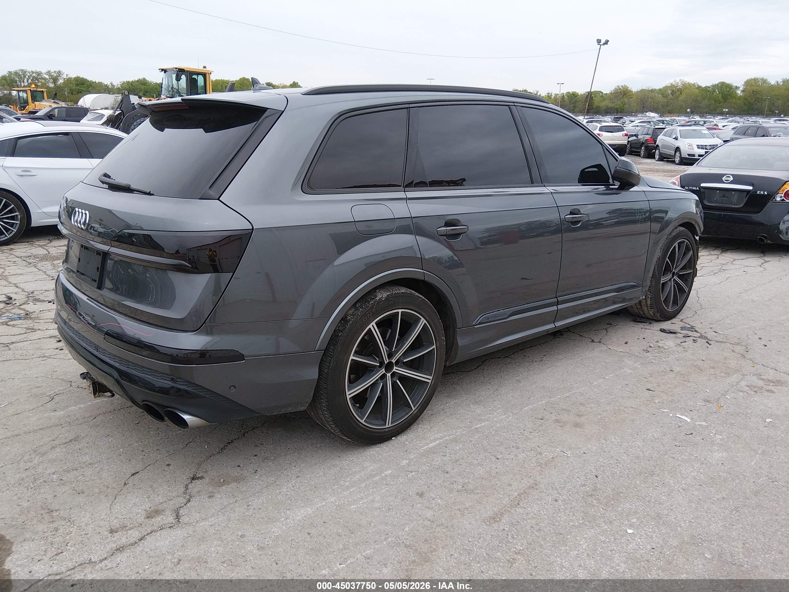 AUDI SQ7 image 4