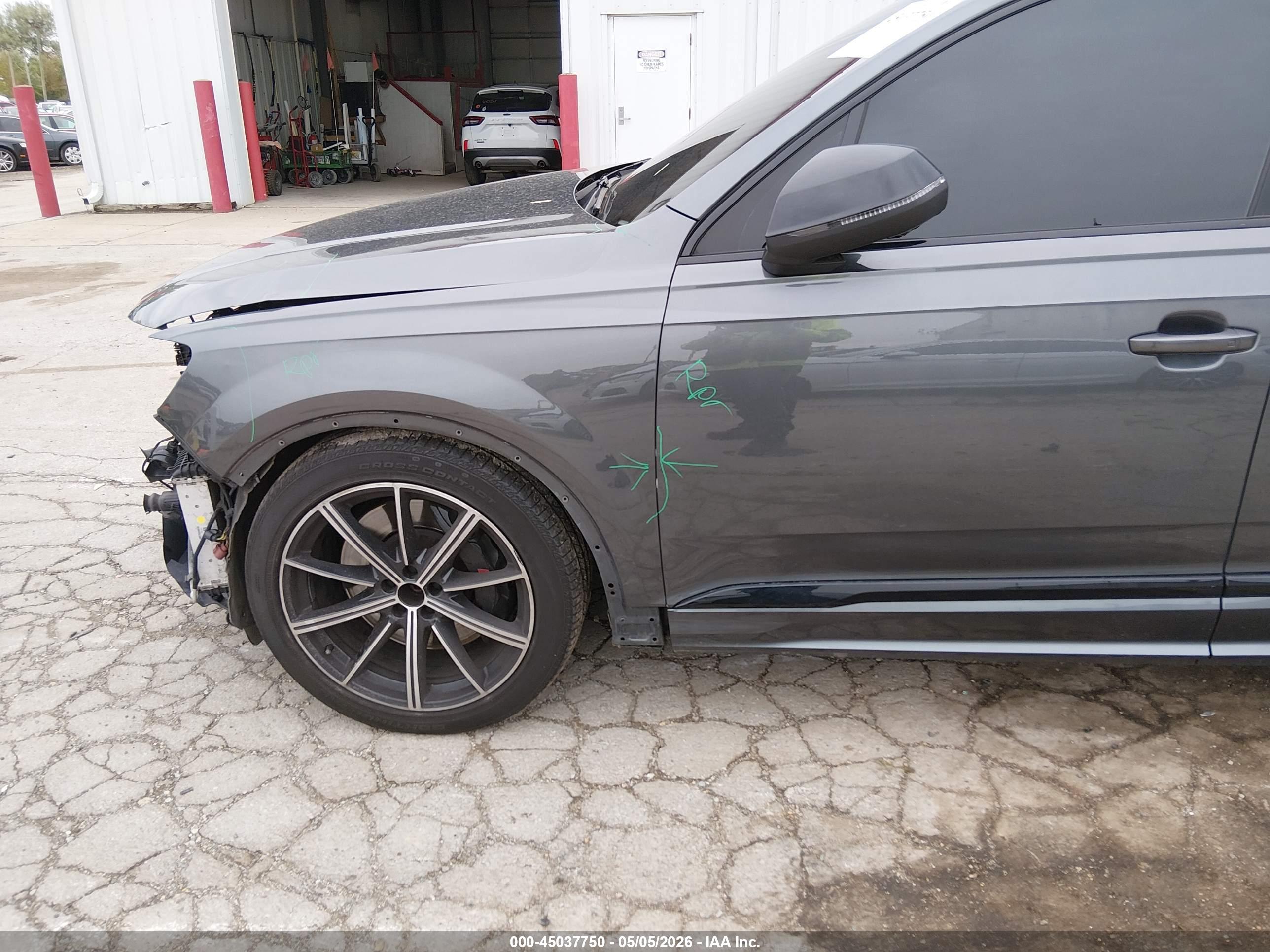 AUDI SQ7 image 6