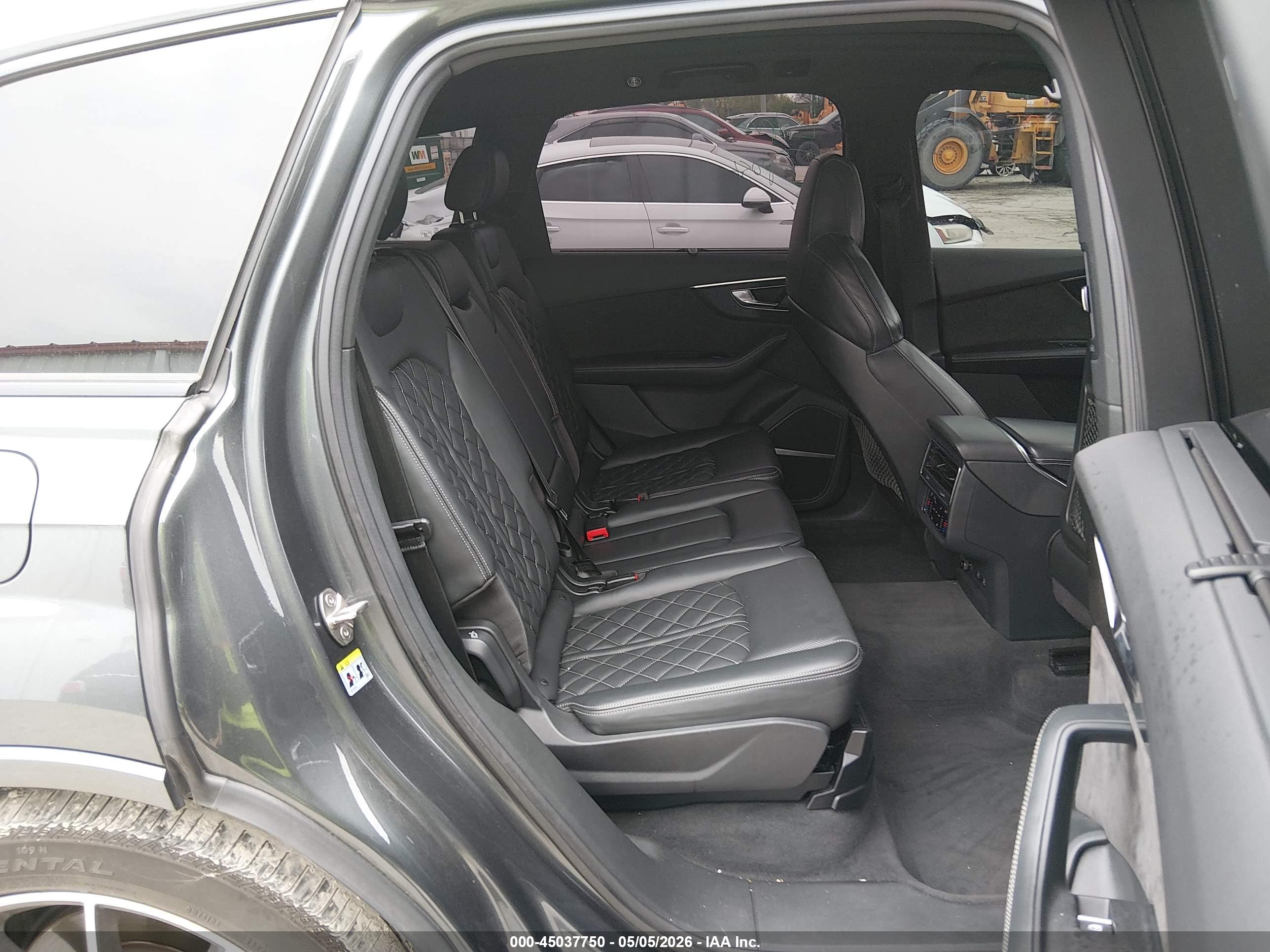 AUDI SQ7 image 8