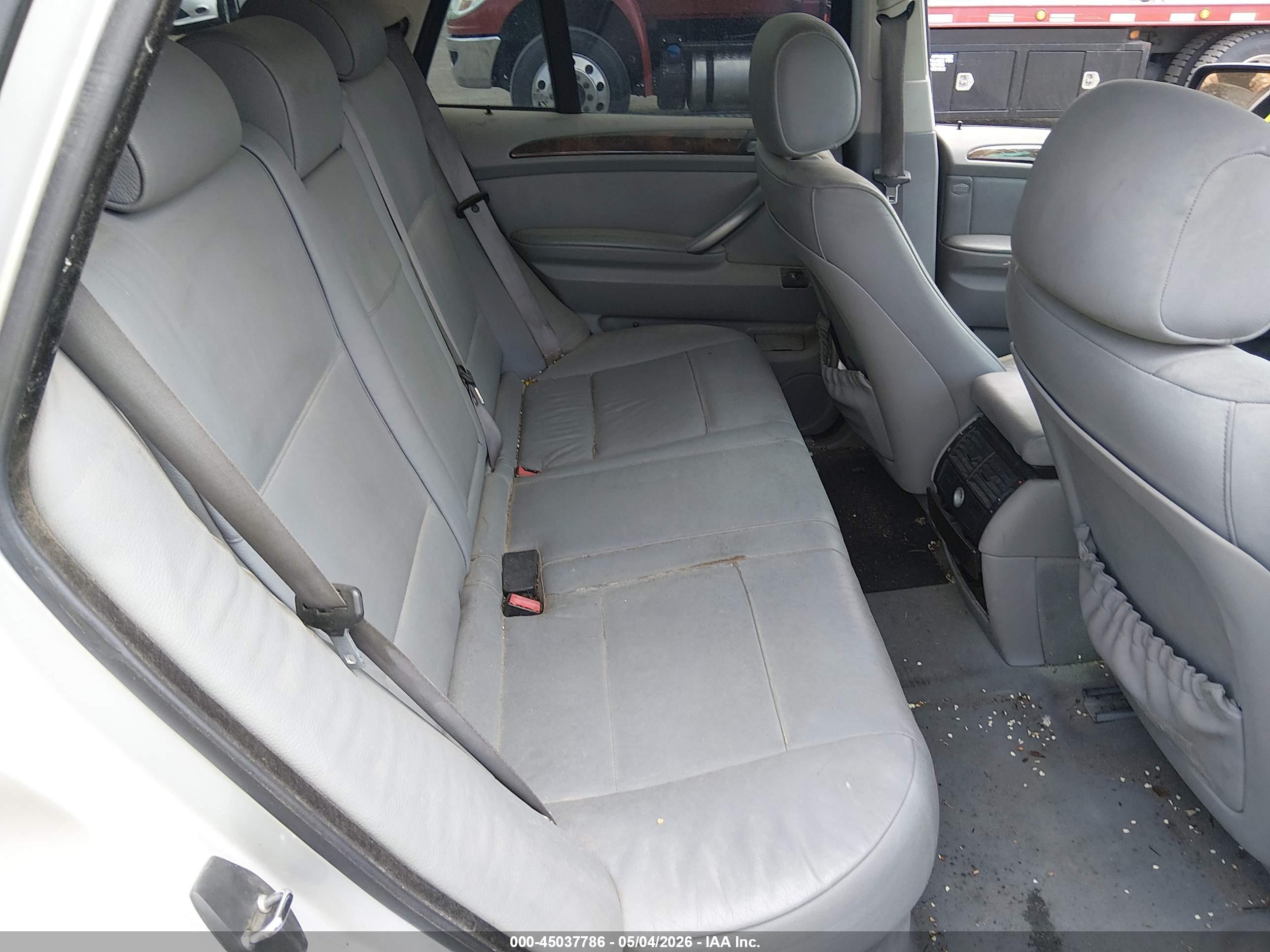 BMW X5 image 8