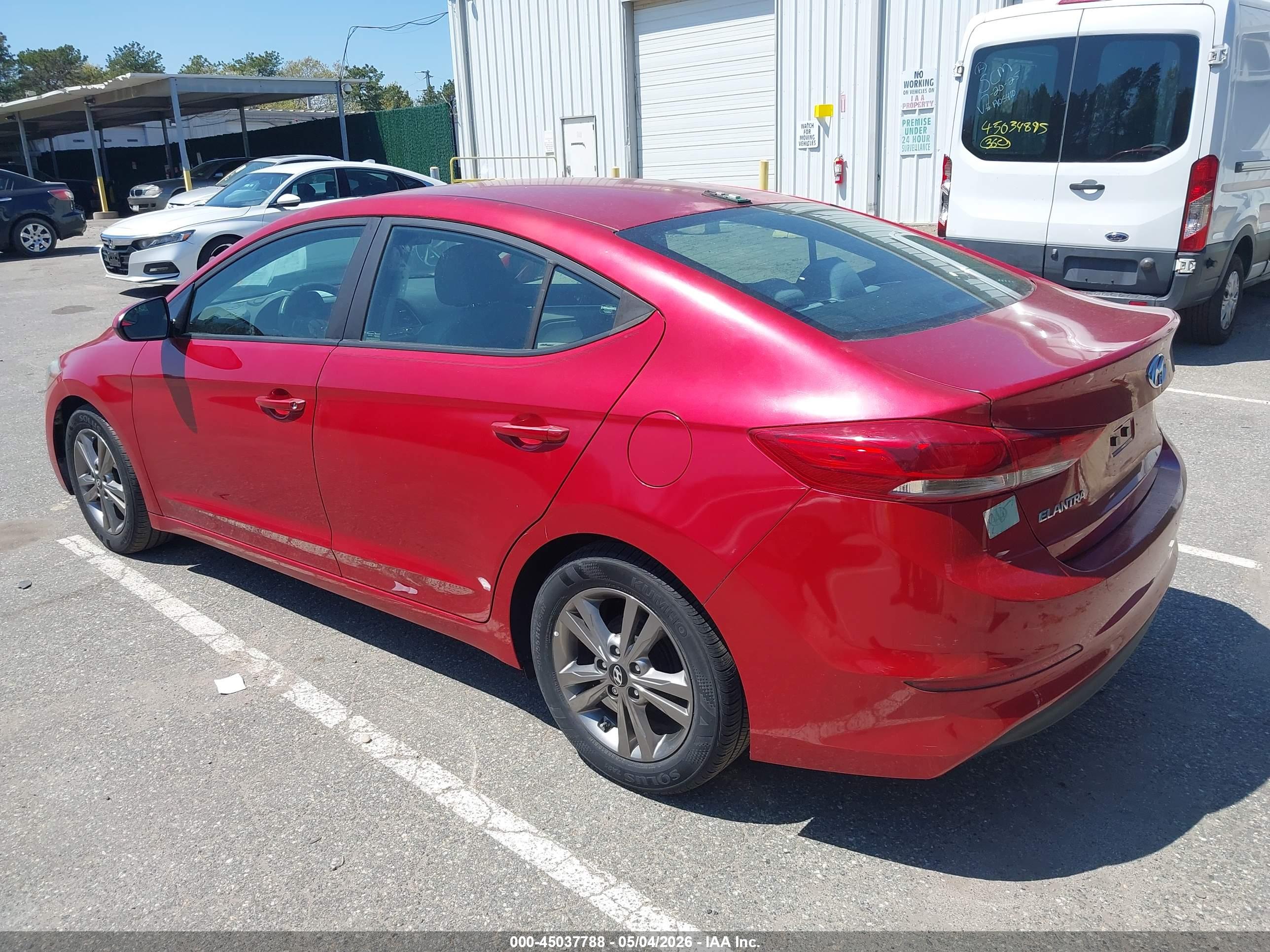 HYUNDAI ELANTRA image 3