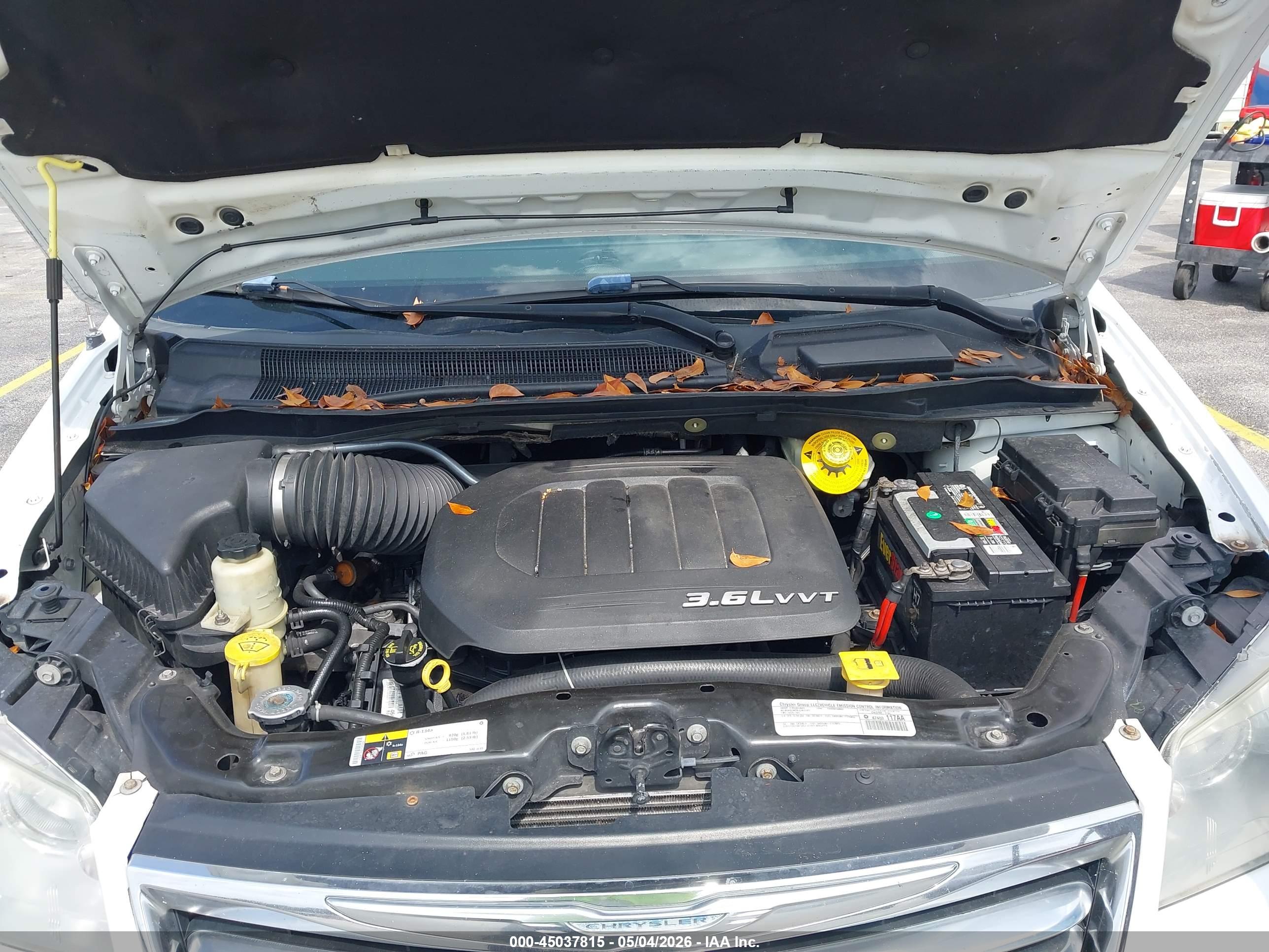 CHRYSLER TOWN image 10