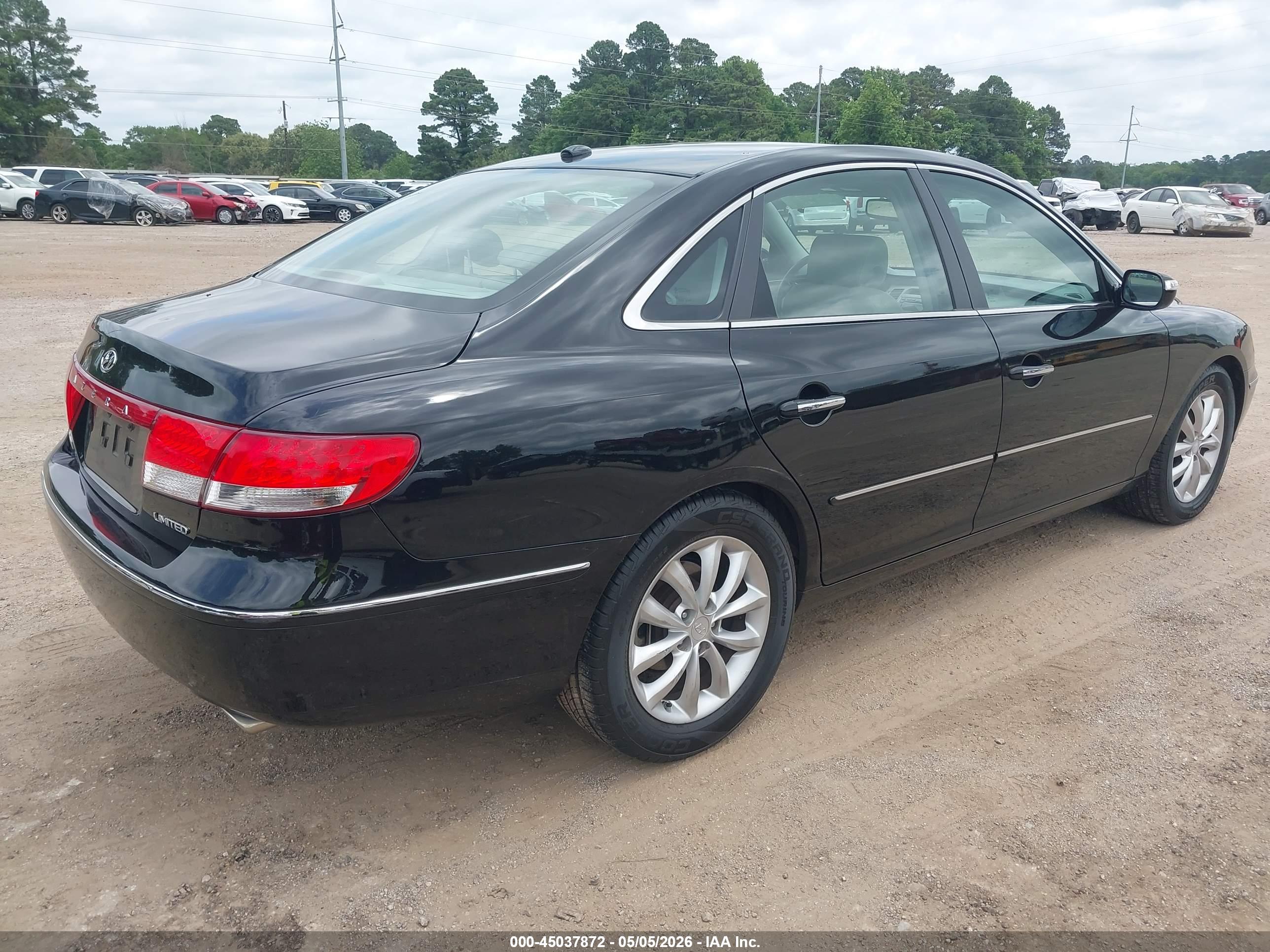 HYUNDAI AZERA image 4
