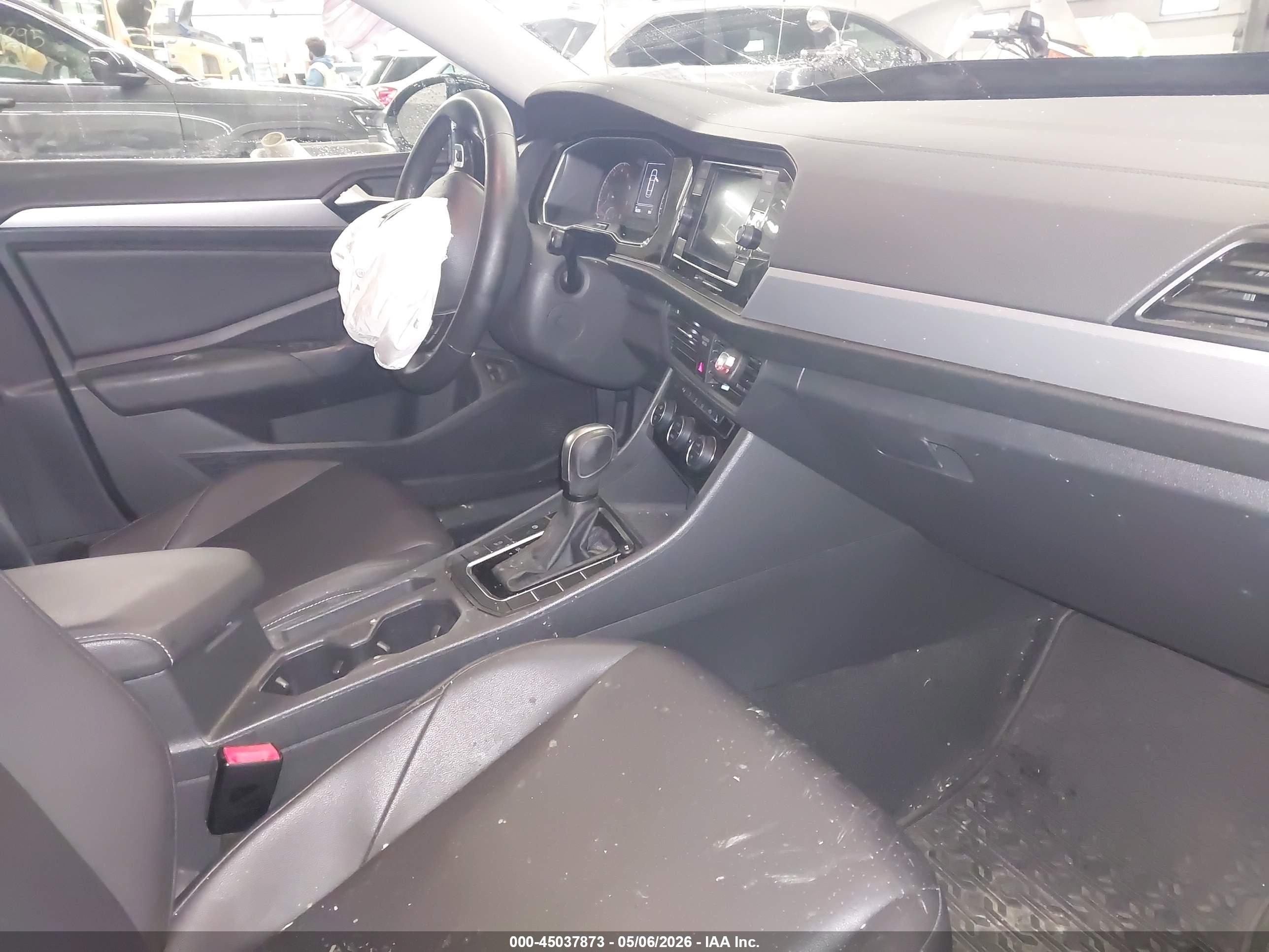 VOLKSWAGEN JETTA image 5