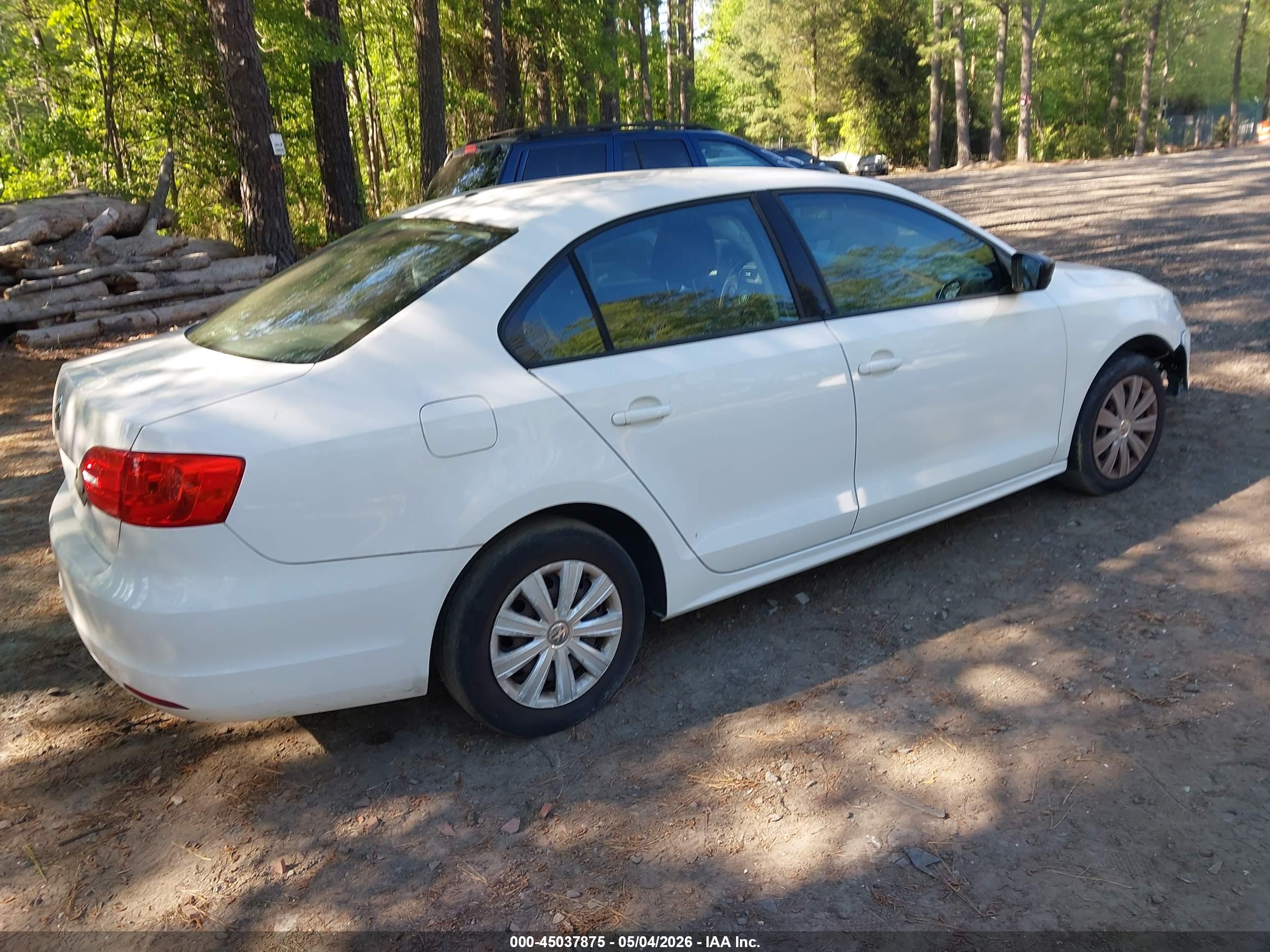 VOLKSWAGEN JETTA image 4
