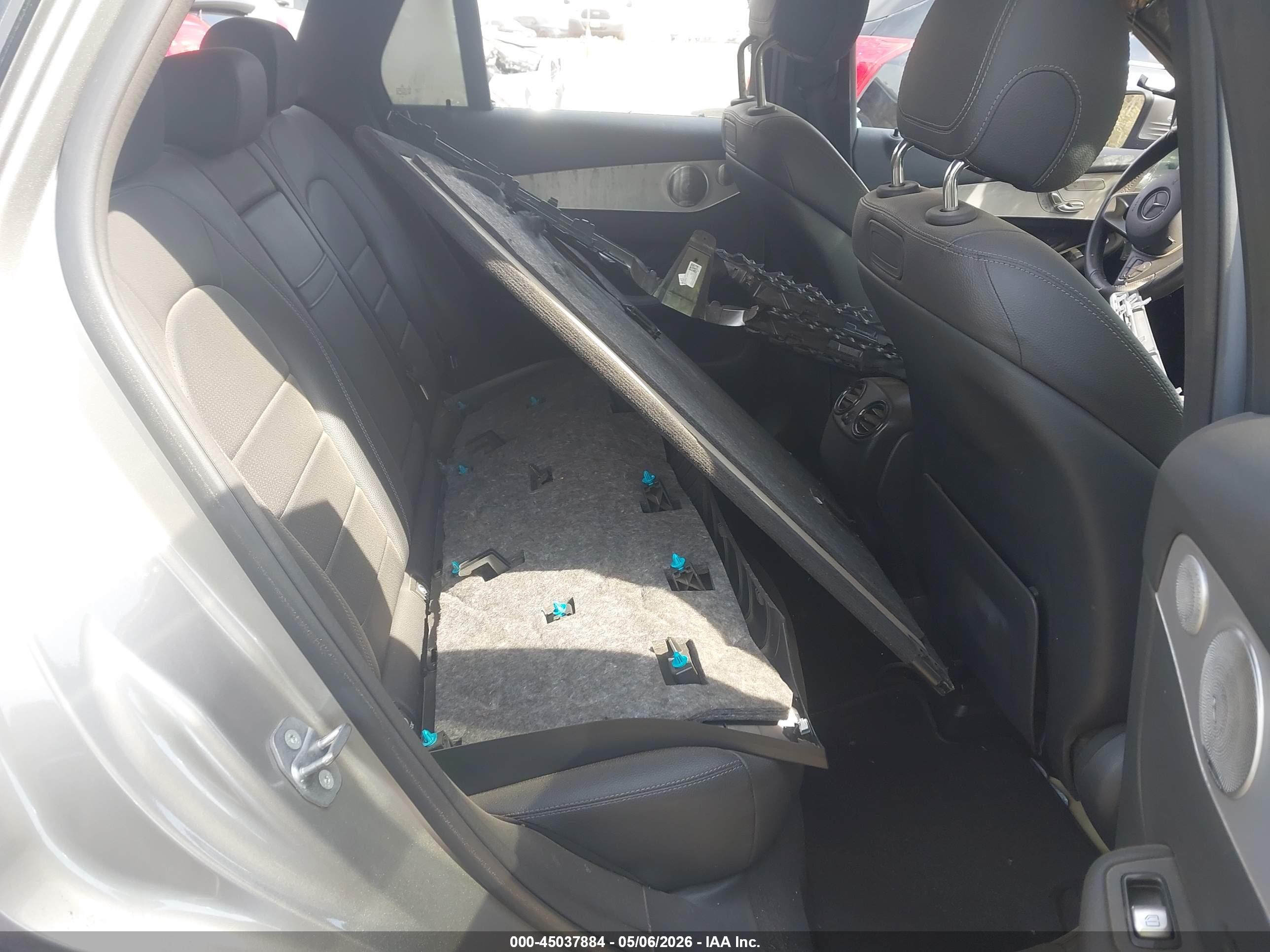 MERCEDES-BENZ GLC image 8