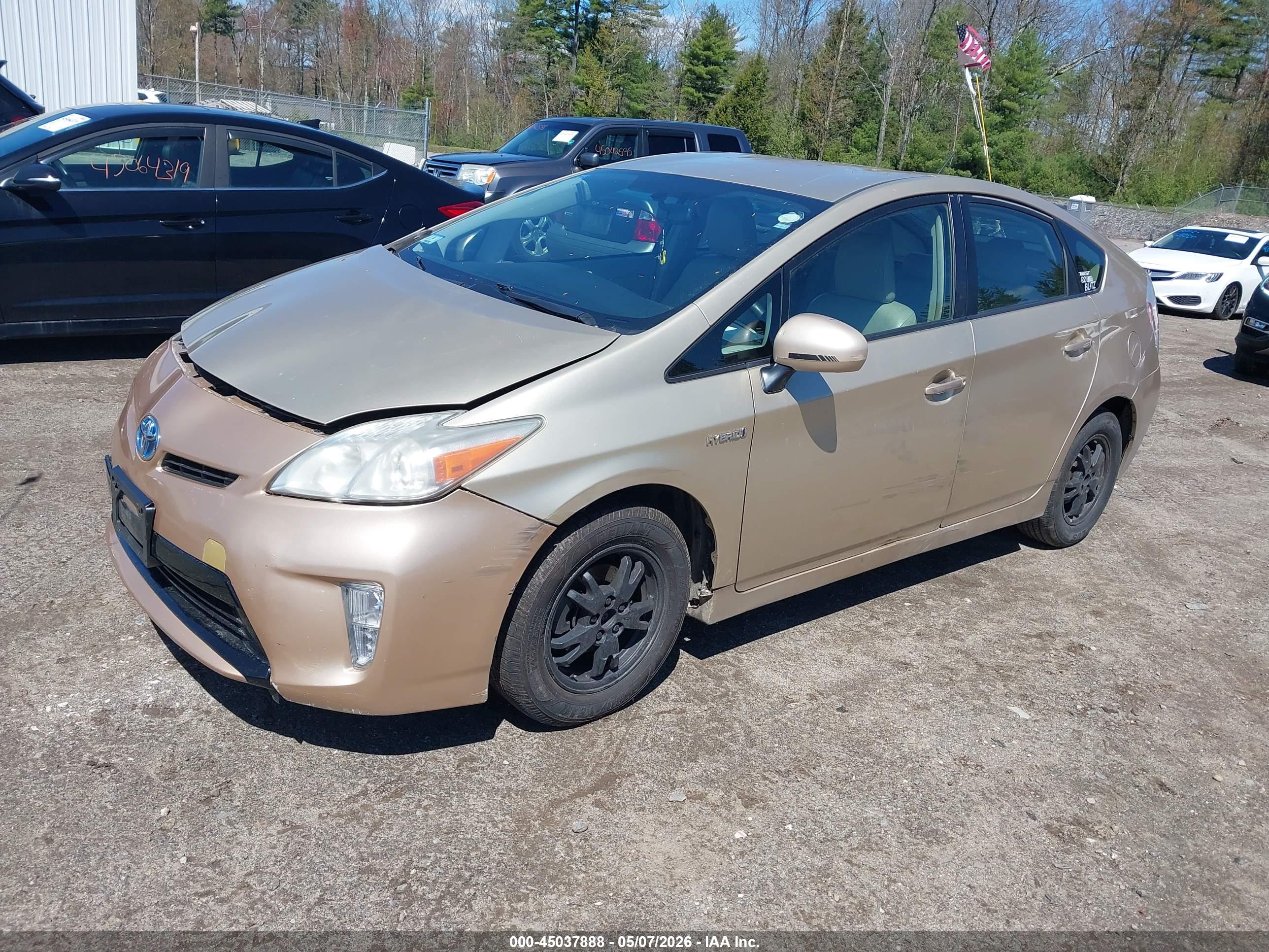 TOYOTA PRIUS image 2