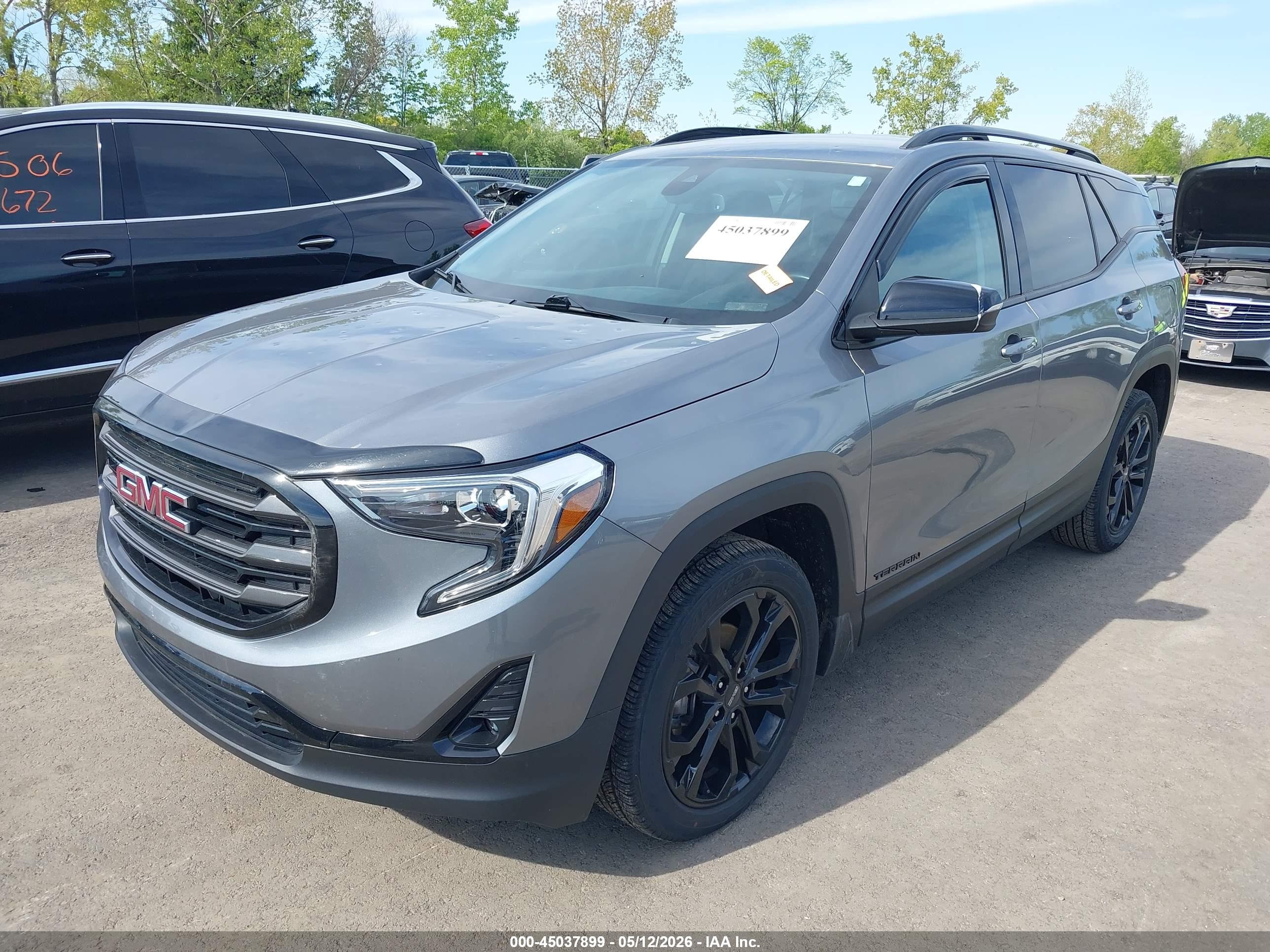 GMC TERRAIN image 2