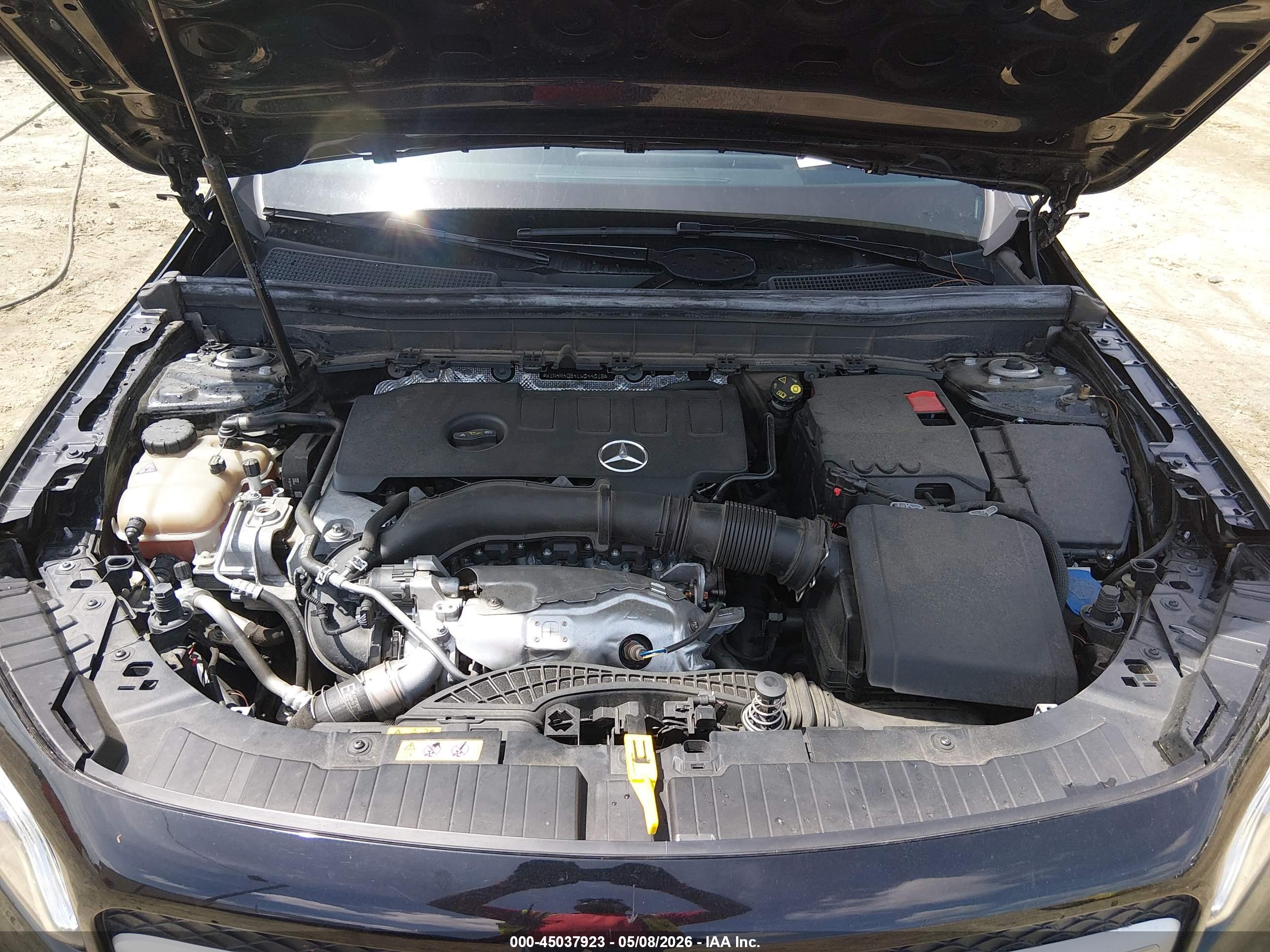 MERCEDES-BENZ GLB image 10