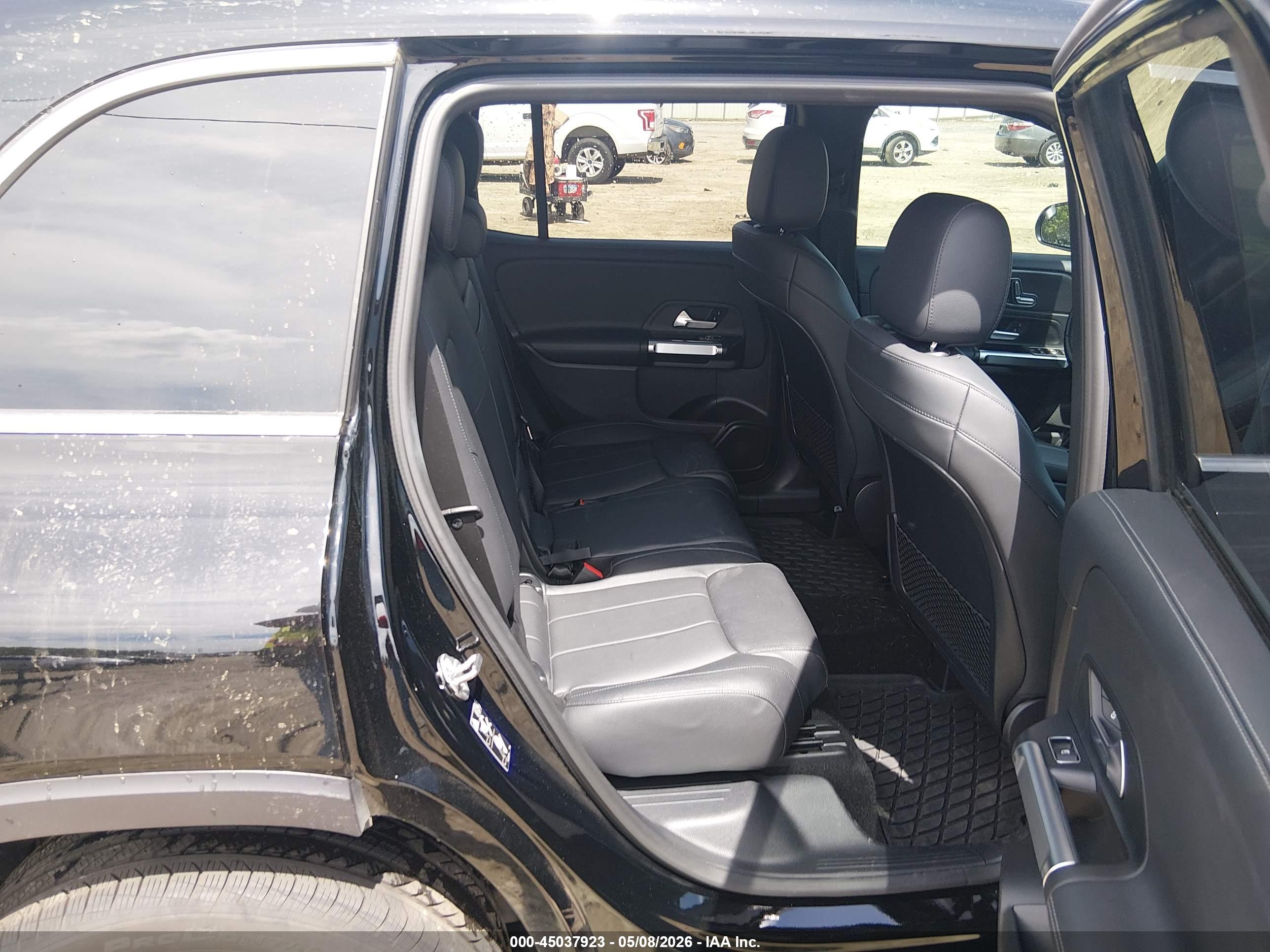 MERCEDES-BENZ GLB image 8
