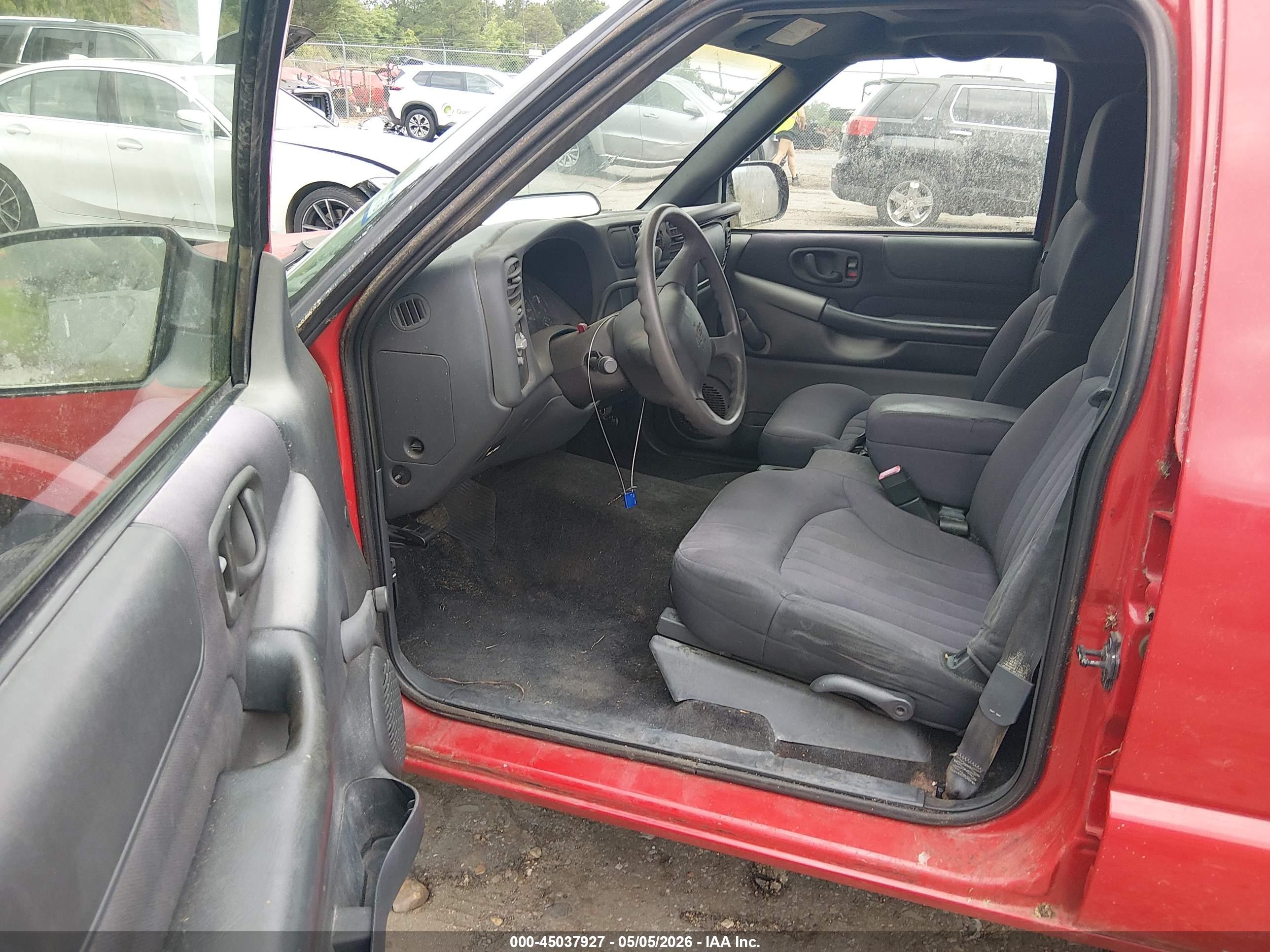 CHEVROLET BLAZER image 5