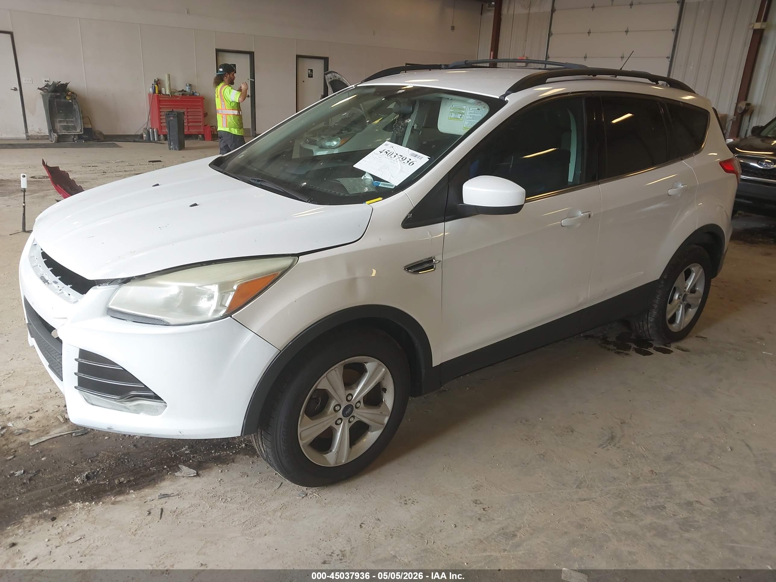 FORD ESCAPE image 2