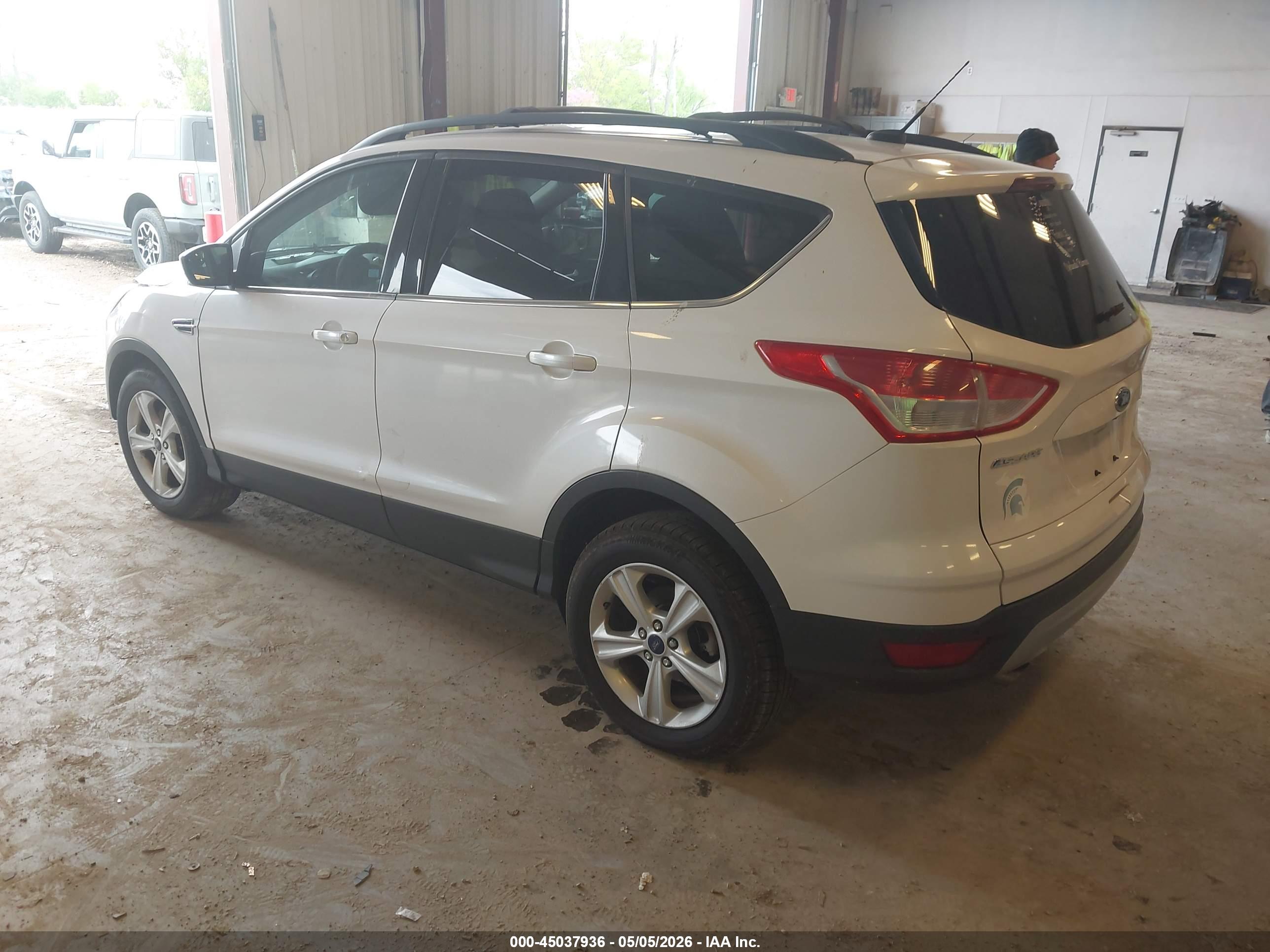FORD ESCAPE image 3