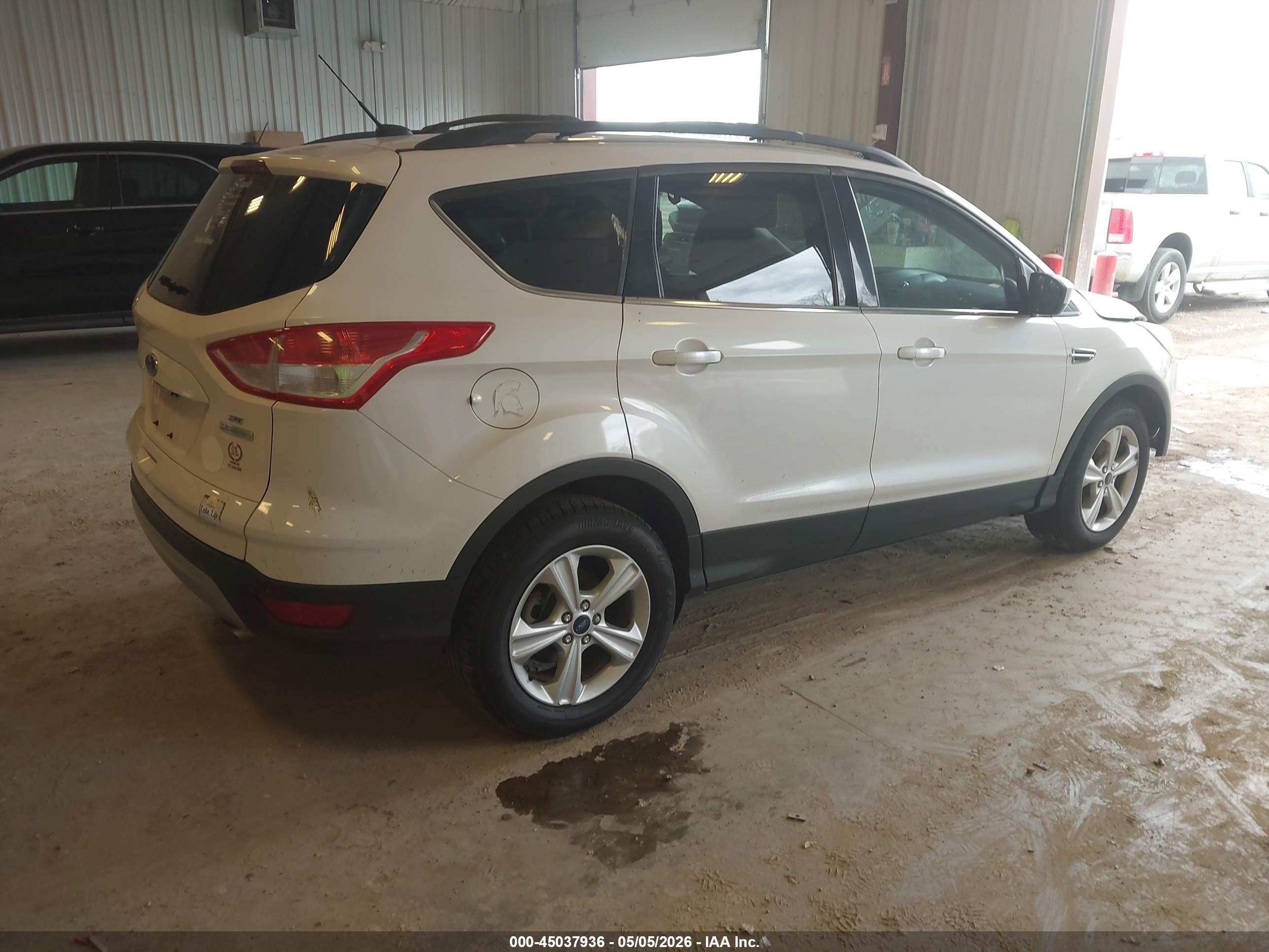 FORD ESCAPE image 4