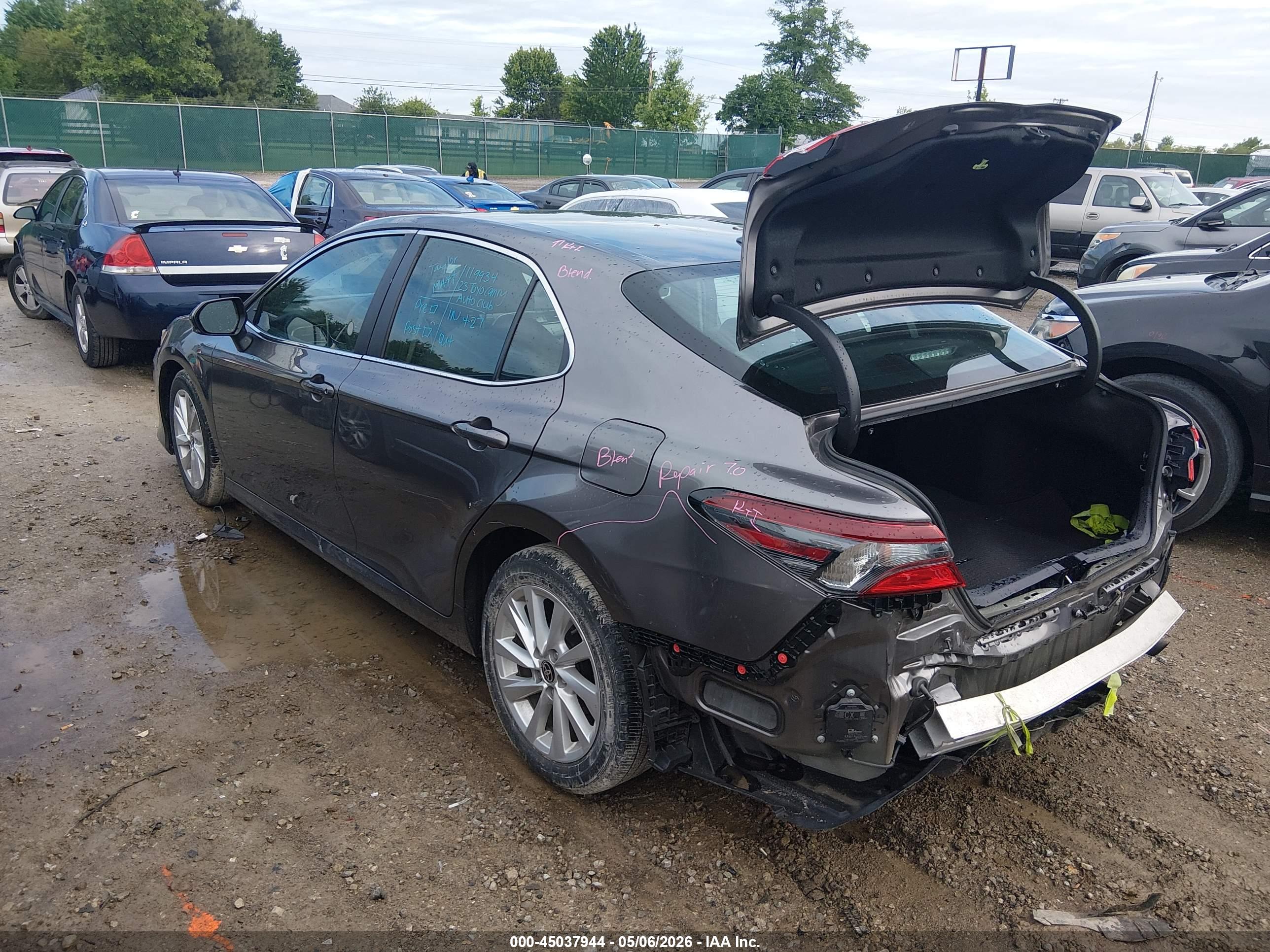 TOYOTA CAMRY image 3