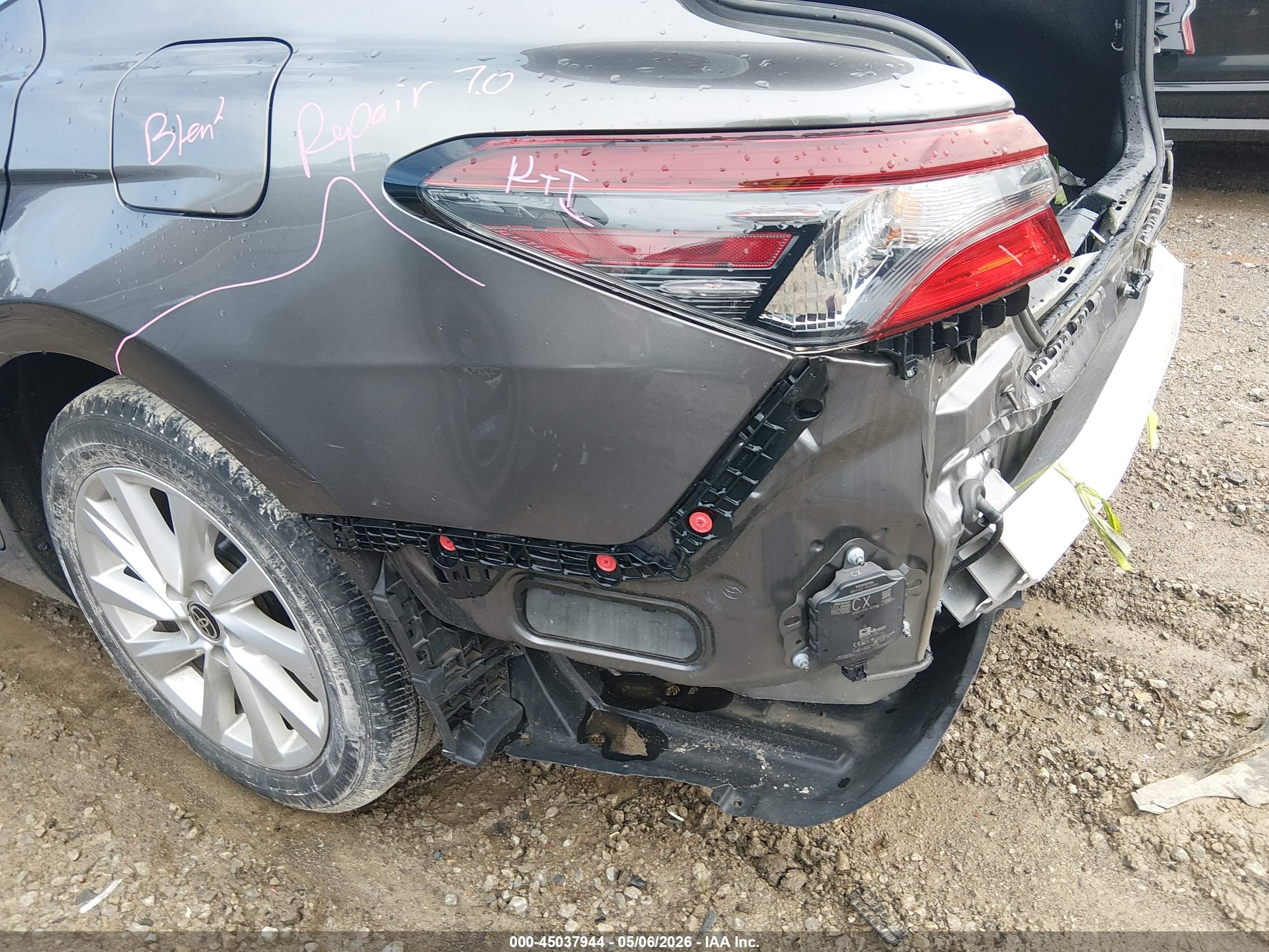 TOYOTA CAMRY image 6