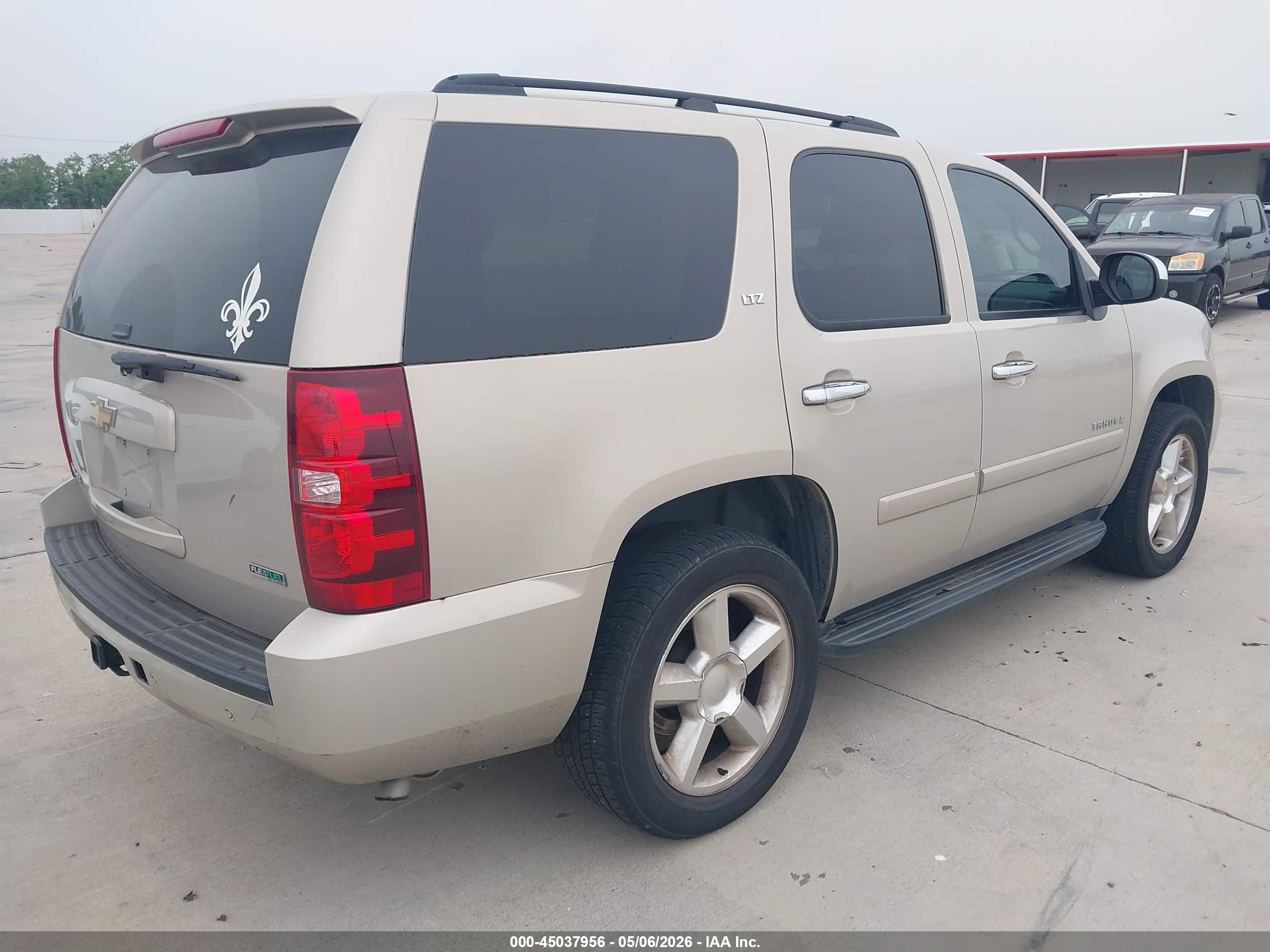 CHEVROLET TAHOE image 4
