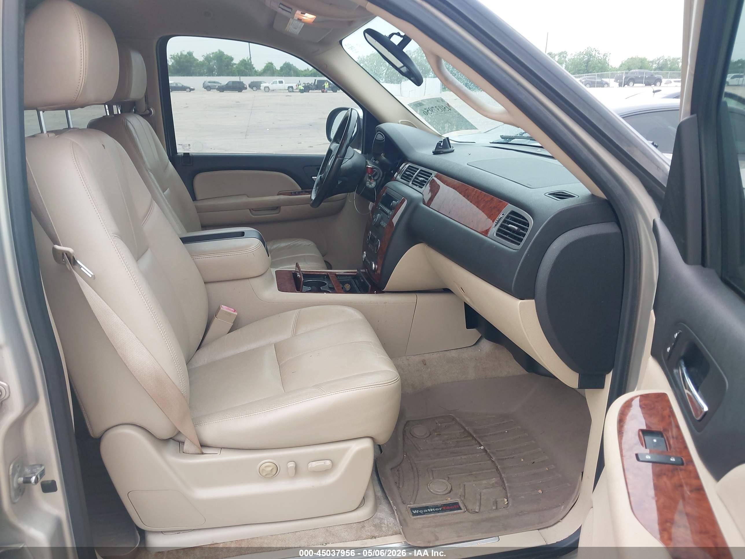 CHEVROLET TAHOE image 5