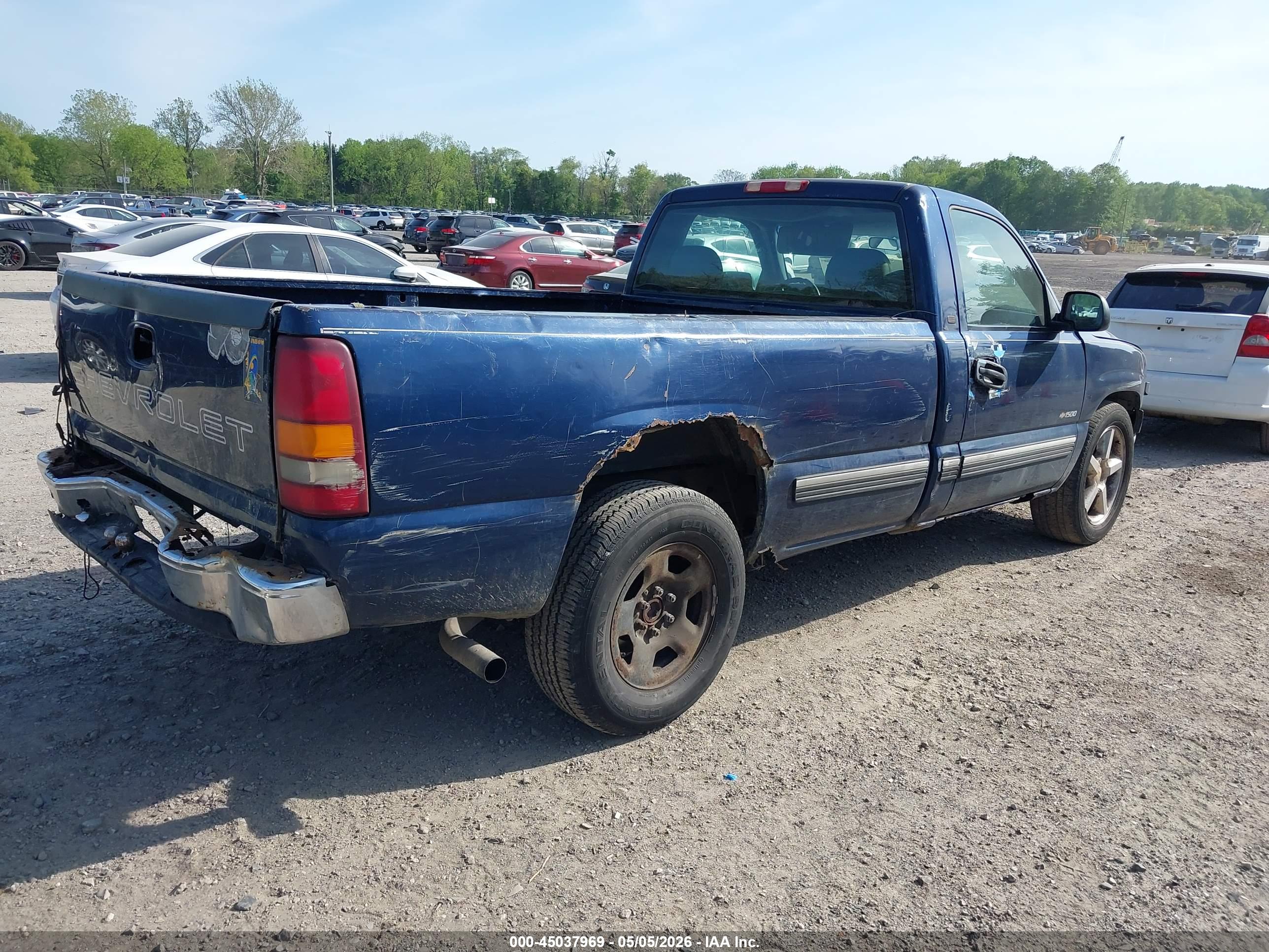 CHEVROLET SILVERADO image 4