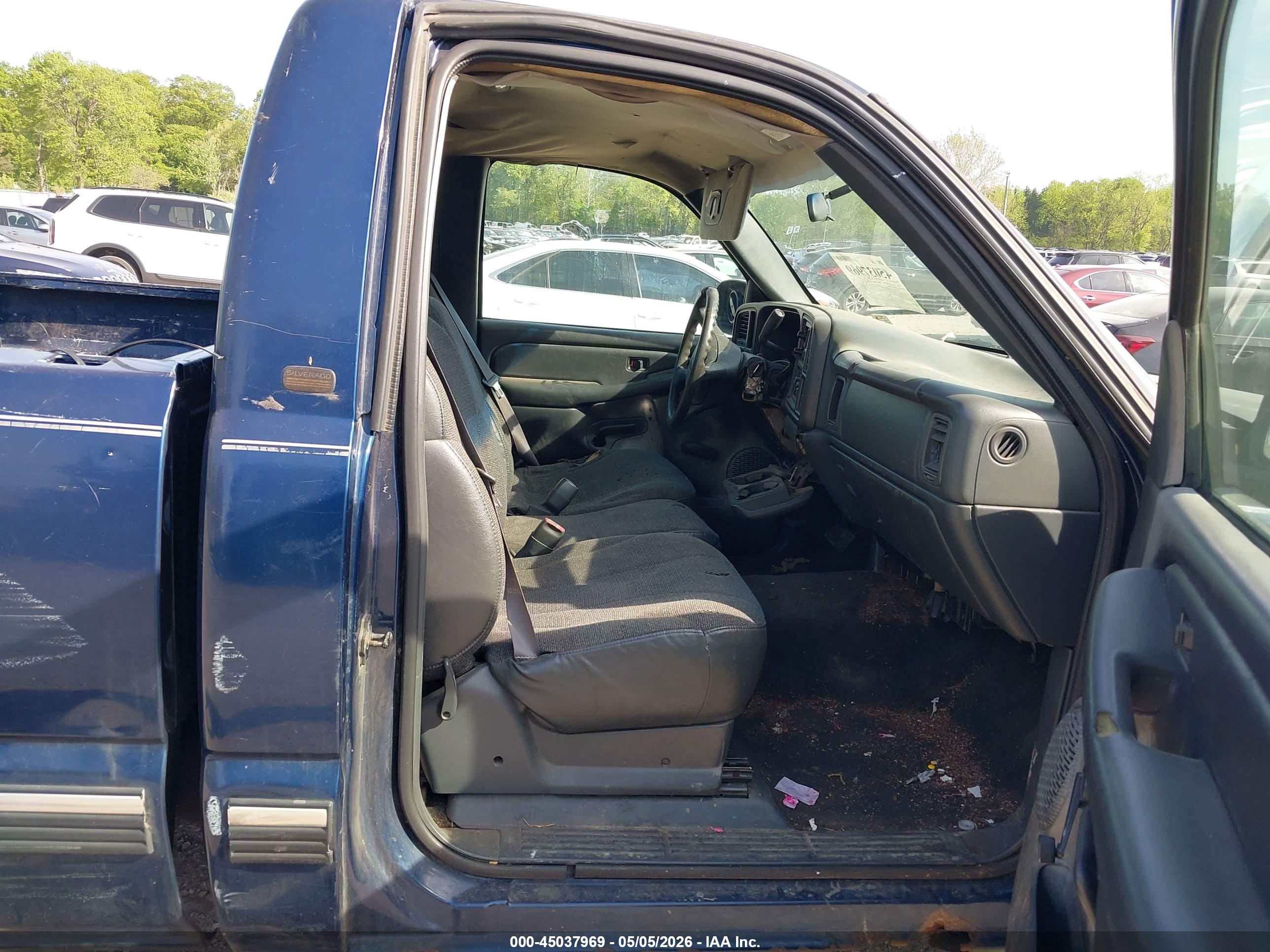 CHEVROLET SILVERADO image 5