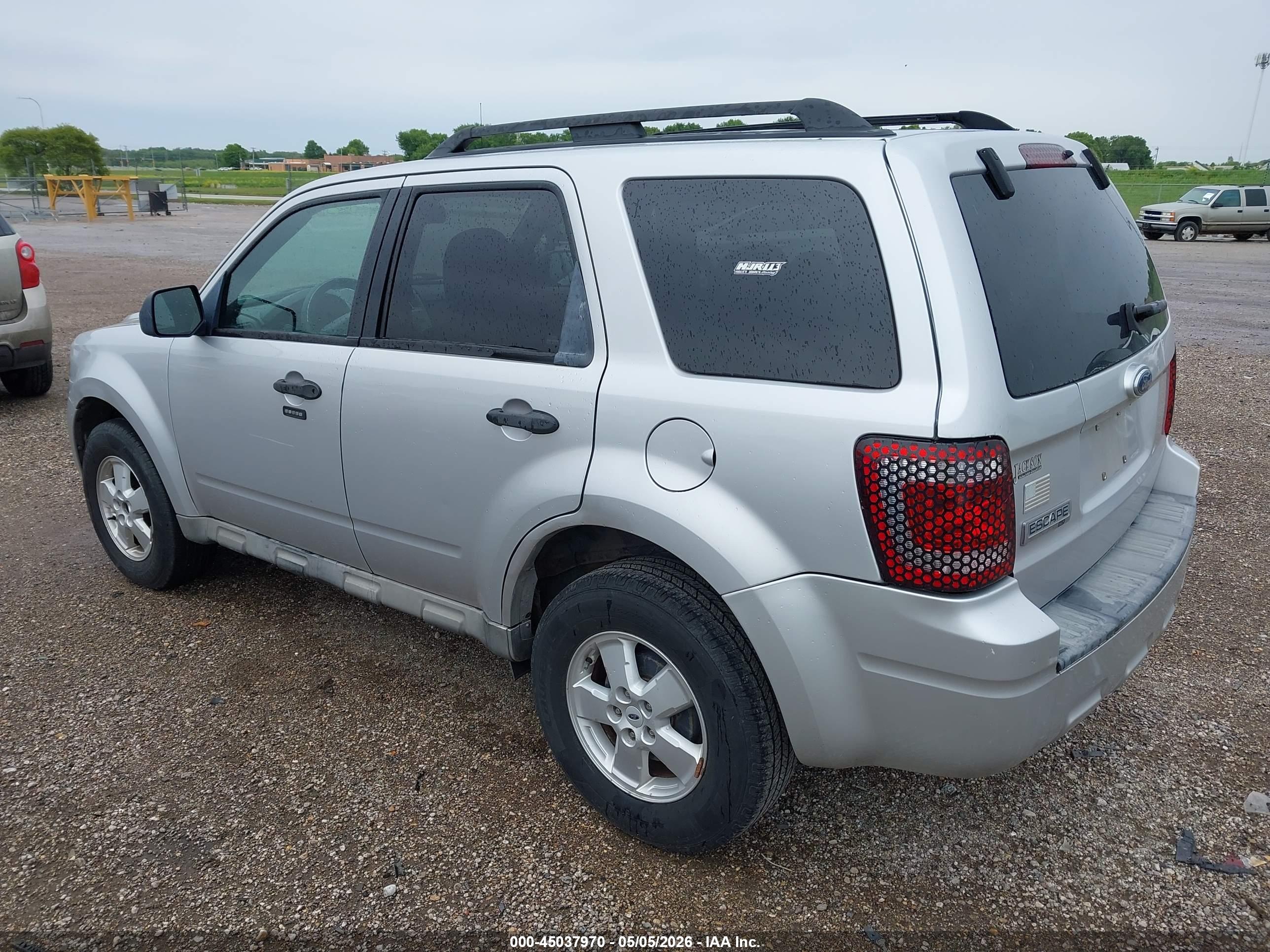 FORD ESCAPE image 3