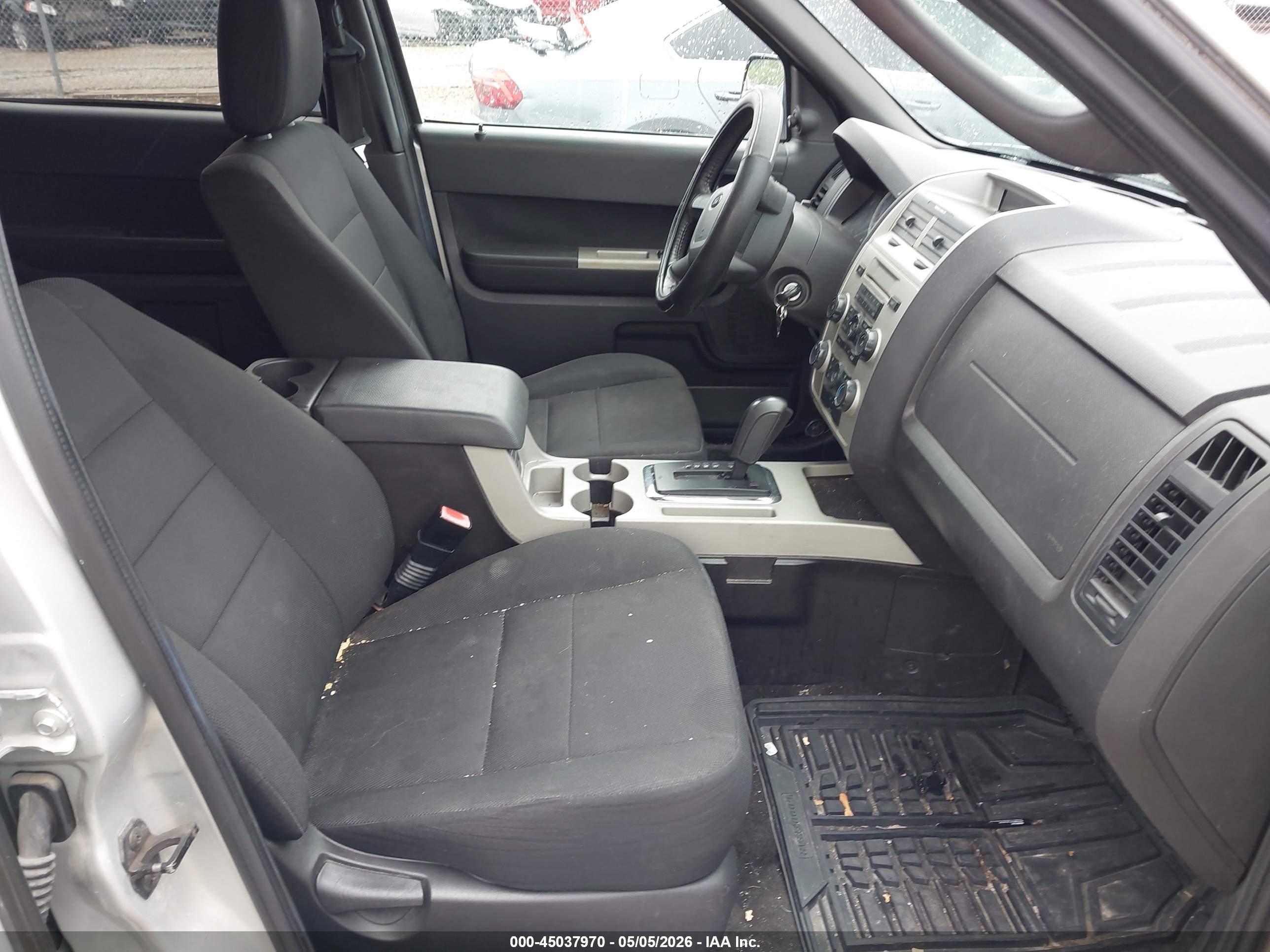 FORD ESCAPE image 5