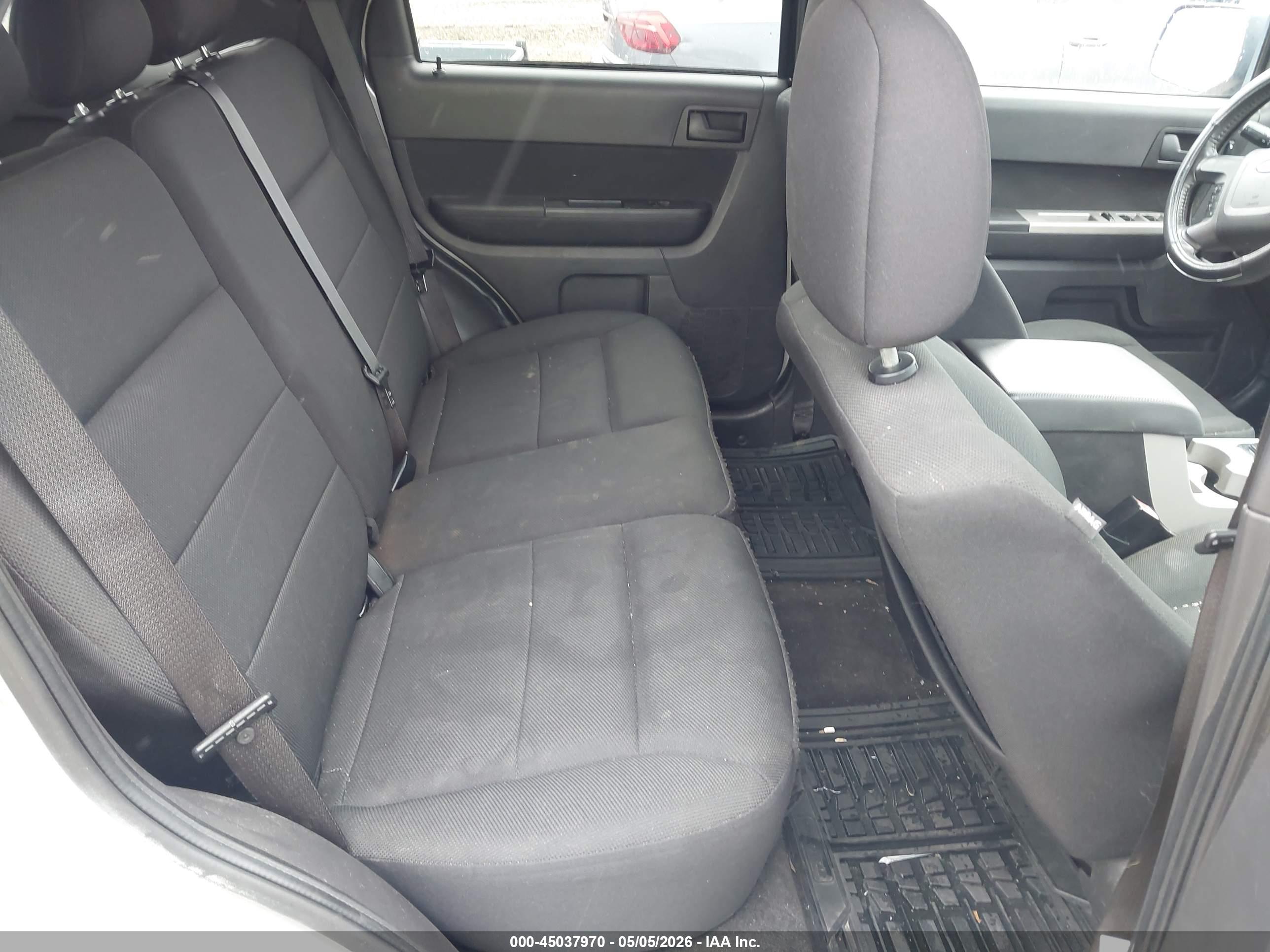 FORD ESCAPE image 8