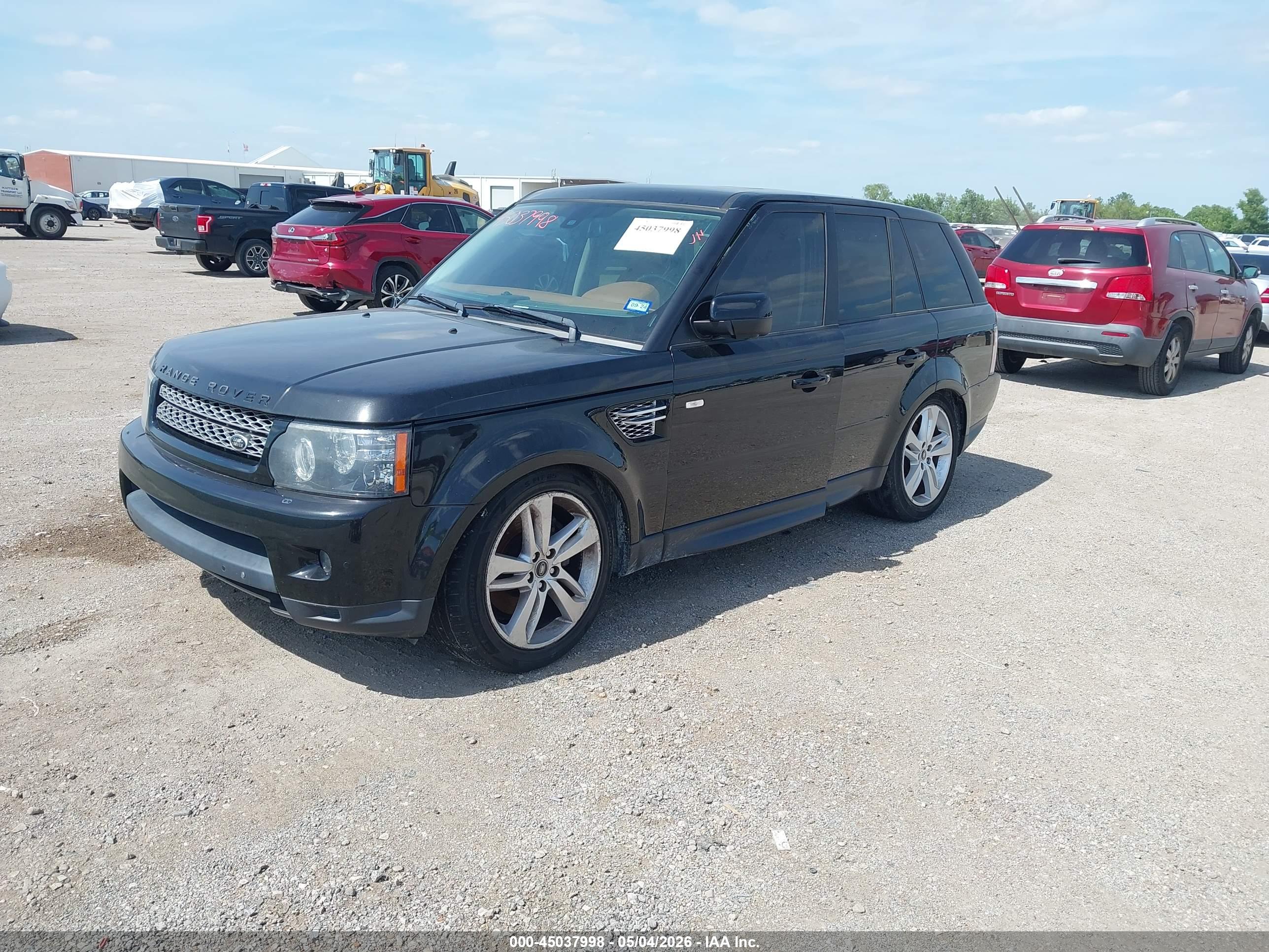 LAND ROVER image 2