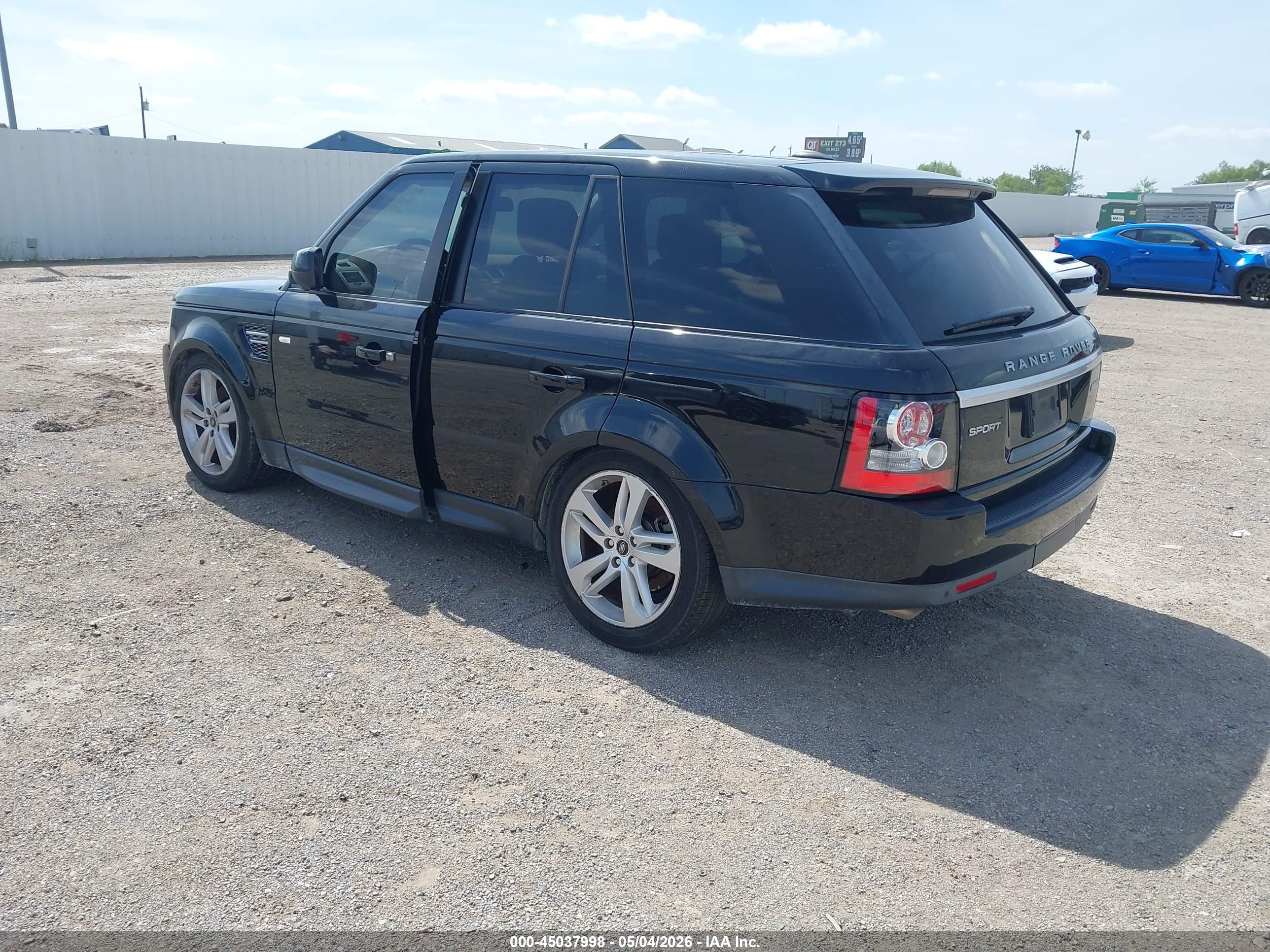 LAND ROVER image 3
